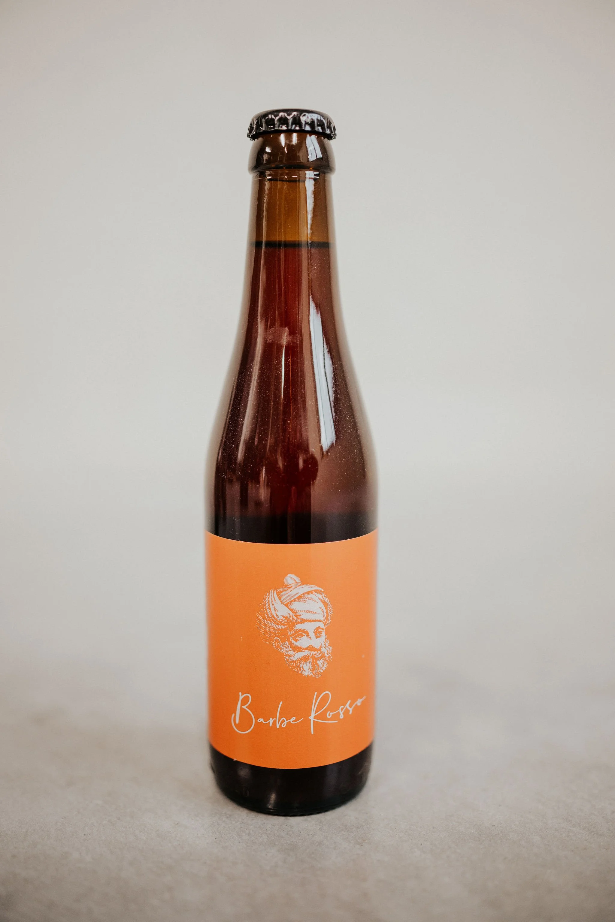 Zeeuws bier Barbe Rosso 5% fris bier fruitig met kruidig karakter, geliefd bij vrouwen, gemaakt in bierbrouwerij Den Emma Zeeland