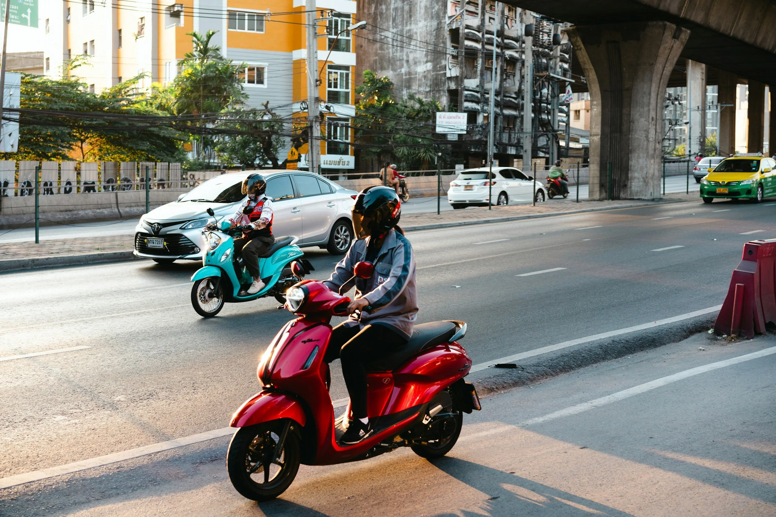 Se noleggi uno scooter, non improvvisare (è il rischio n.1 per molti turisti)