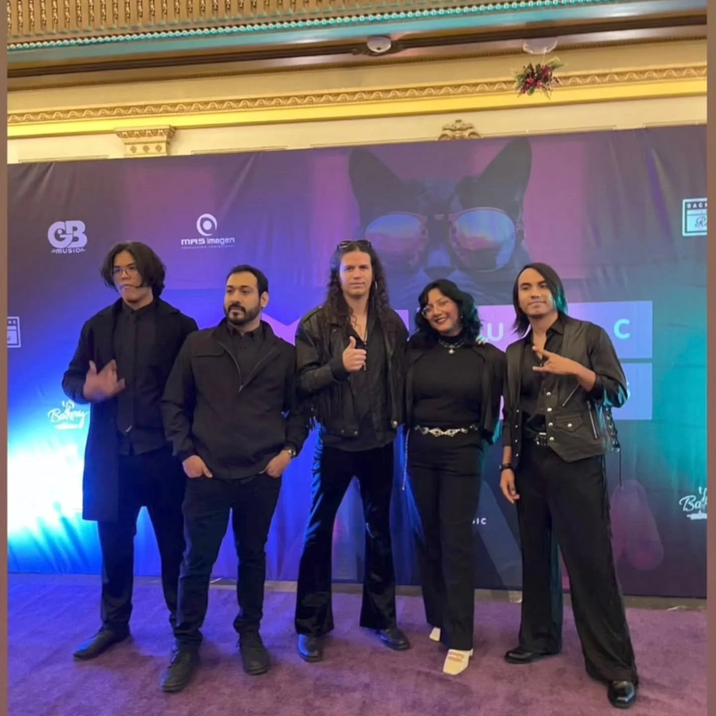 Incre&iacute;ble experiencia en los @monstermusicawards junto a @fenixabaddon. 

  Regresamos a casa felices y con mucha m&aacute;s motivaci&oacute;n para trabajar en el primer &aacute;lbum completo y videos musicales por salir en 2026. 

#musicaward