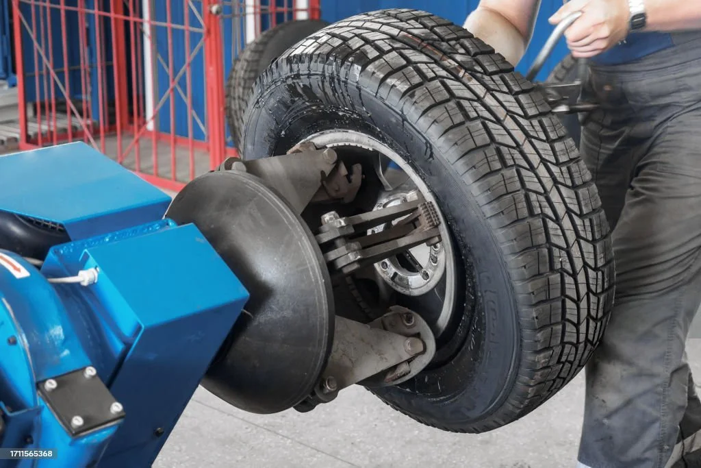 Commercial tyre changer