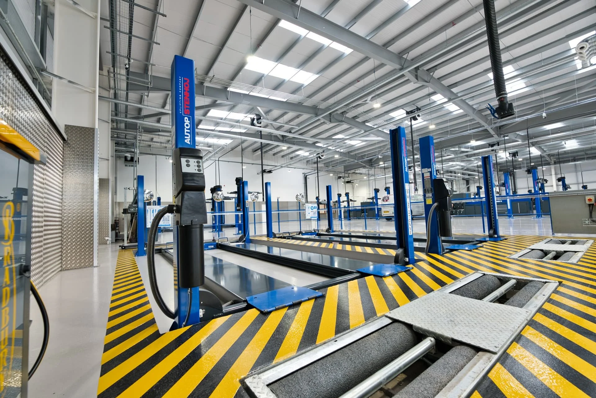 MOT bay equipment and ATL test lane installation in UK workshop