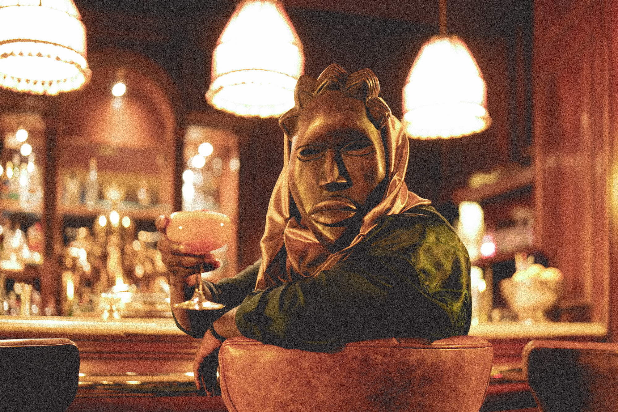 ¿Qué pañuelo le ponemos al Griot? — MIERDA, ME HE DEJADO LA MÁSCARA EN CASA