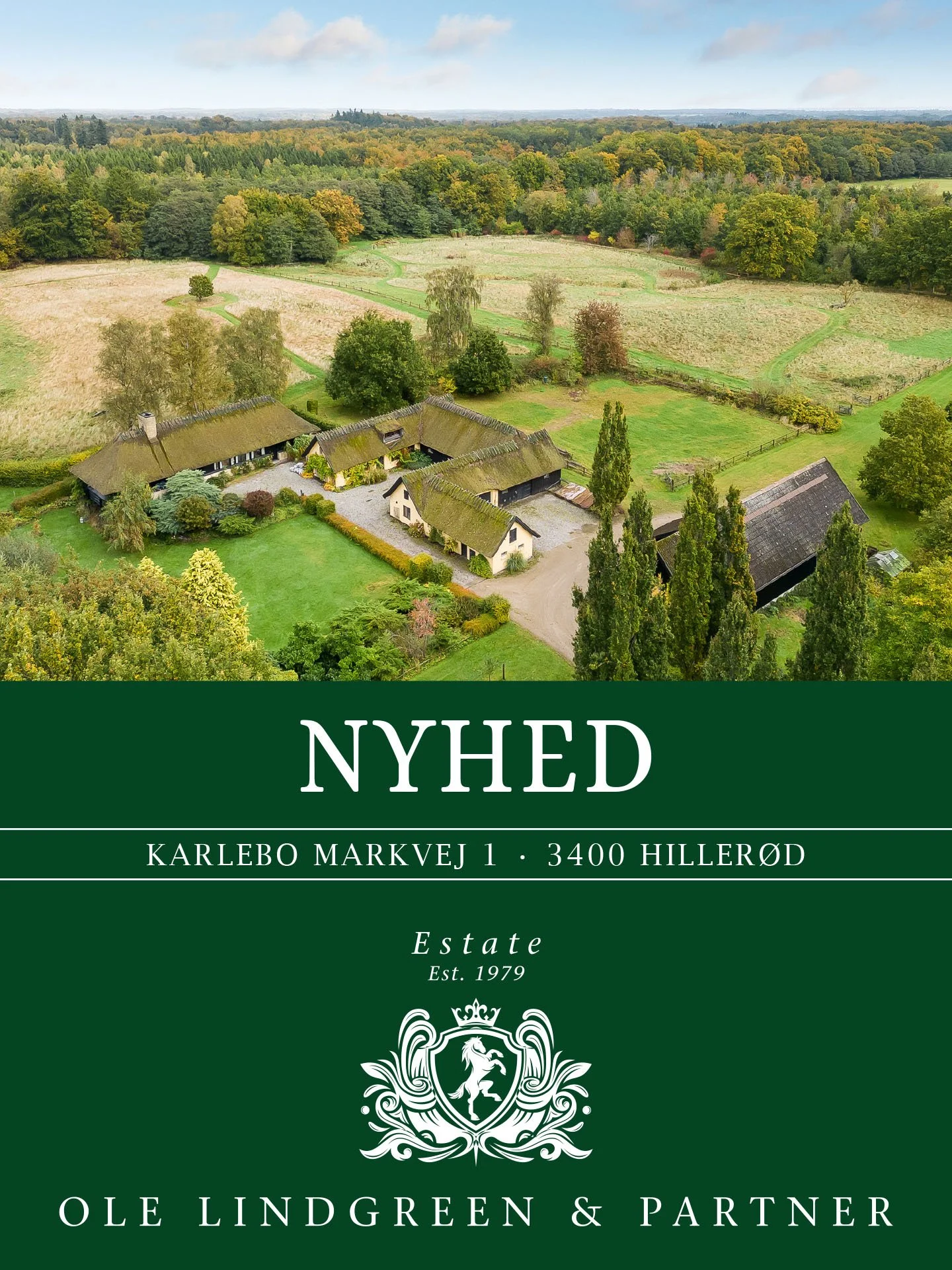 NYHED! 

Landejendom i natursk&oslash;nne omgivelser &ndash; t&aelig;t p&aring; Hiller&oslash;d og Fredensborg, med jord direkte til skoven 🌿

For enden af den f&aelig;lles private vej ligger denne landejendom med 444 m&sup2; bolig, ca. 10 ha jord o