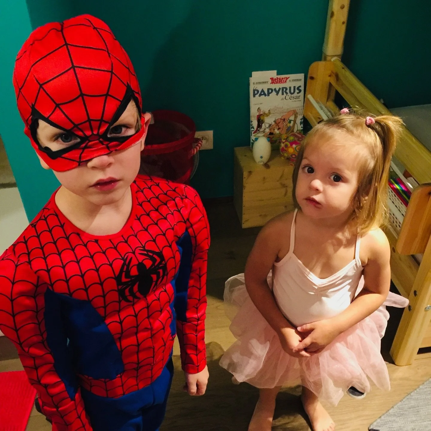 2016 is back 🚀🚀 Following the trend 😂 
I was 5 years old, enjoying life, playing field hockey, dreaming of being a superhero, taking care of my sister, wearing a trendy a cap, and having my parents handle my hairstyle 😂.
Kids life I guess 😎