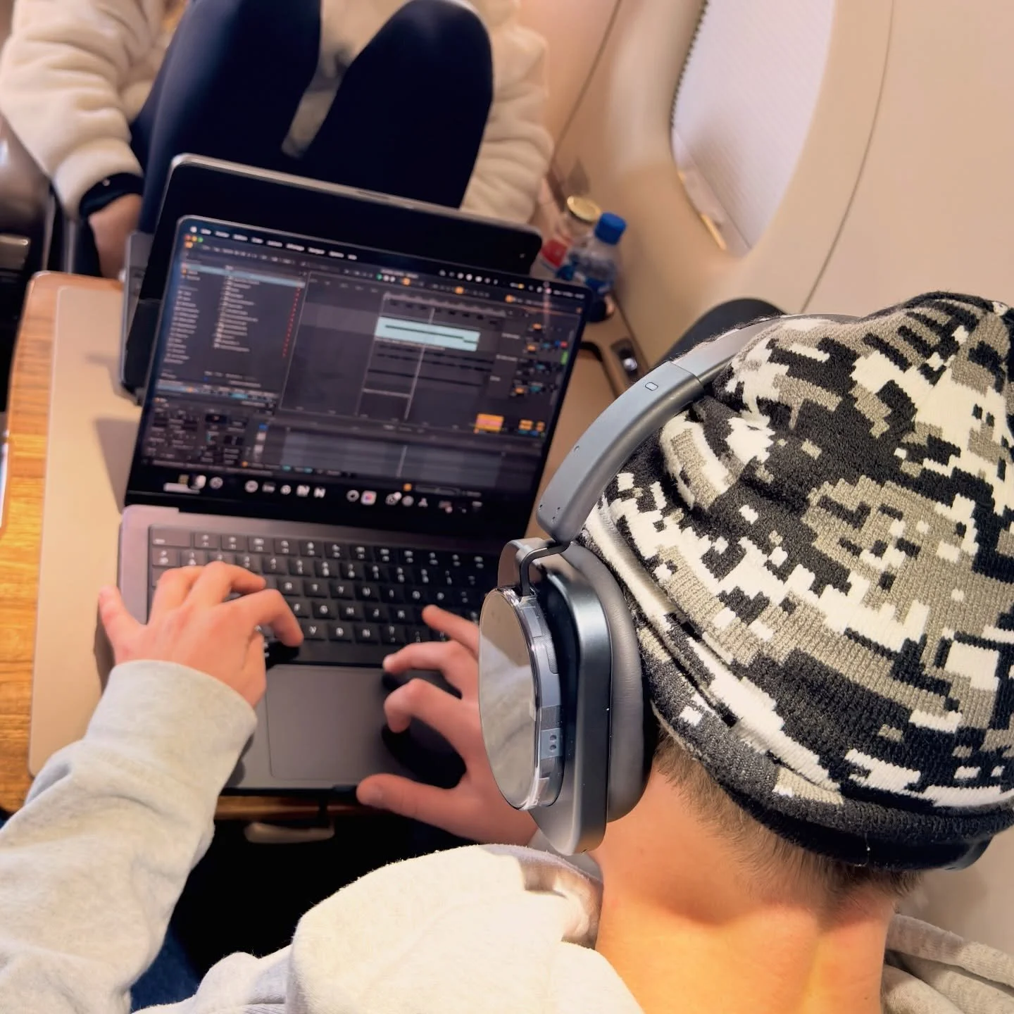 I never travel without my Music Studio
Discipline builds the dream 😎
Mountains outside. Tech House inside.

Discipline is everything. Wherever I go, my DJ setup follows: laptop, Rekordbox, Ableton, ideas. 
Even in the mountains I&rsquo;m creating ne