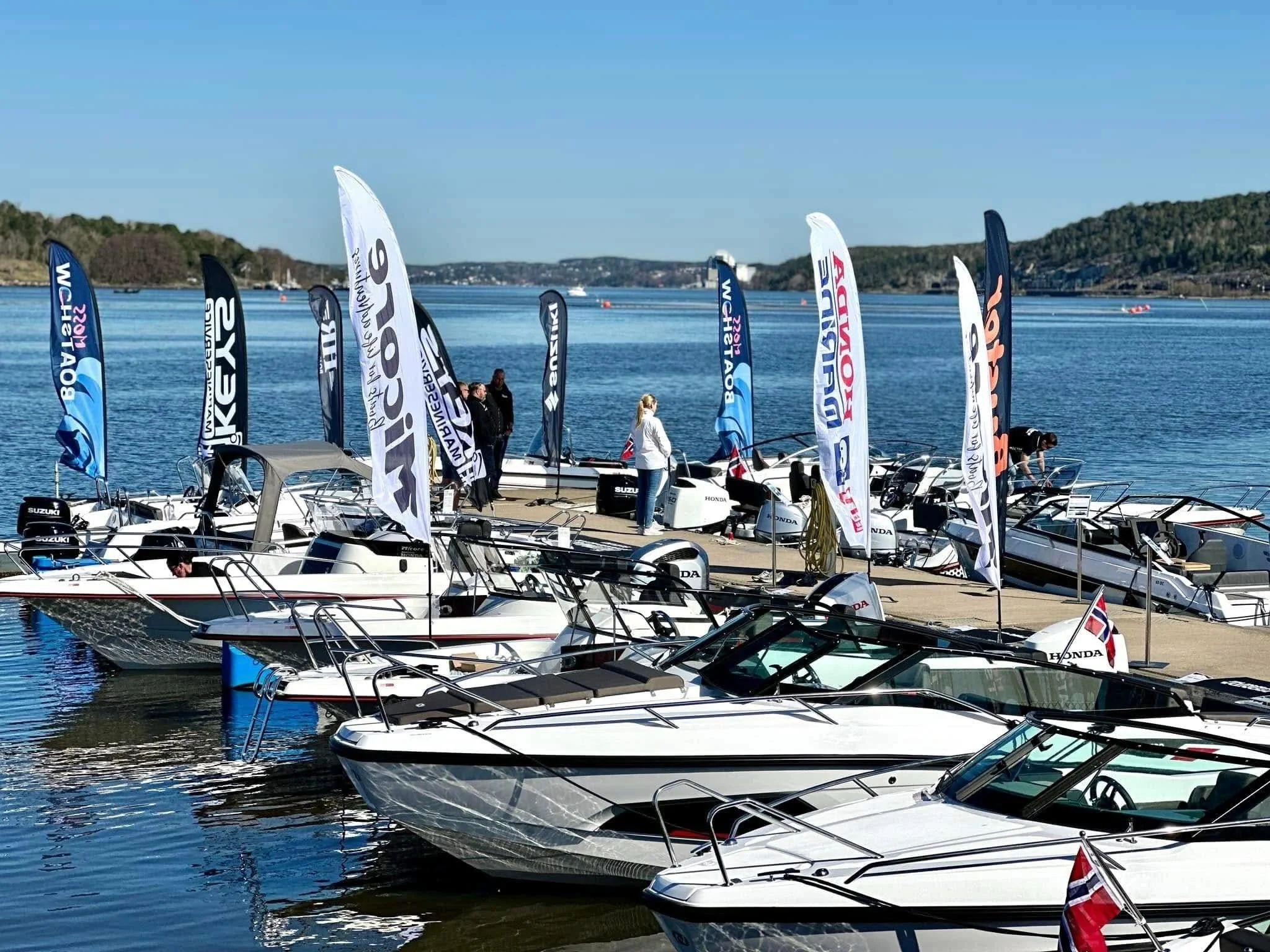 S&oslash;ndag og ut p&aring; tur dag i byen v&aring;r.

Hva med &aring; legge s&oslash;ndagsturen langs bryggekanten og oppleve Moss Boatshow i kanalen, eller hva med en kulturell tur til Galleri F 15 &amp; Momentum eller R&oslash;ed G&aring;rd p&ari