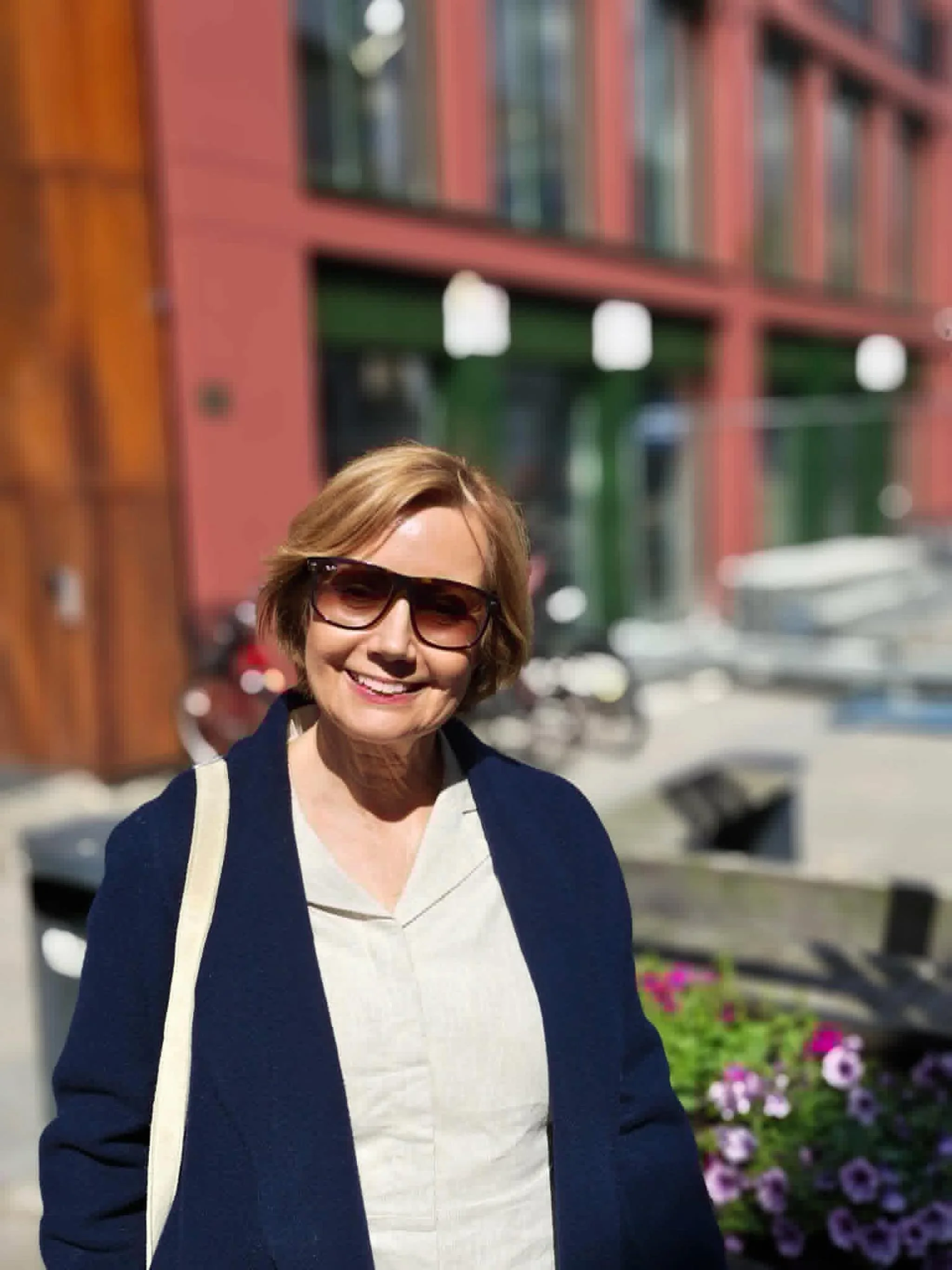 💫Vi presenterer m&aring;nedens lokale helt! 💫 

Lise fra Thon Senter Moss ser det kjente &laquo;lyset i enden av tunellen&raquo;. Siden 2023 har hun styrt senteret med st&oslash;dig h&aring;nd gjennom oppussing av fellesarealer, 14 oppussinger elle