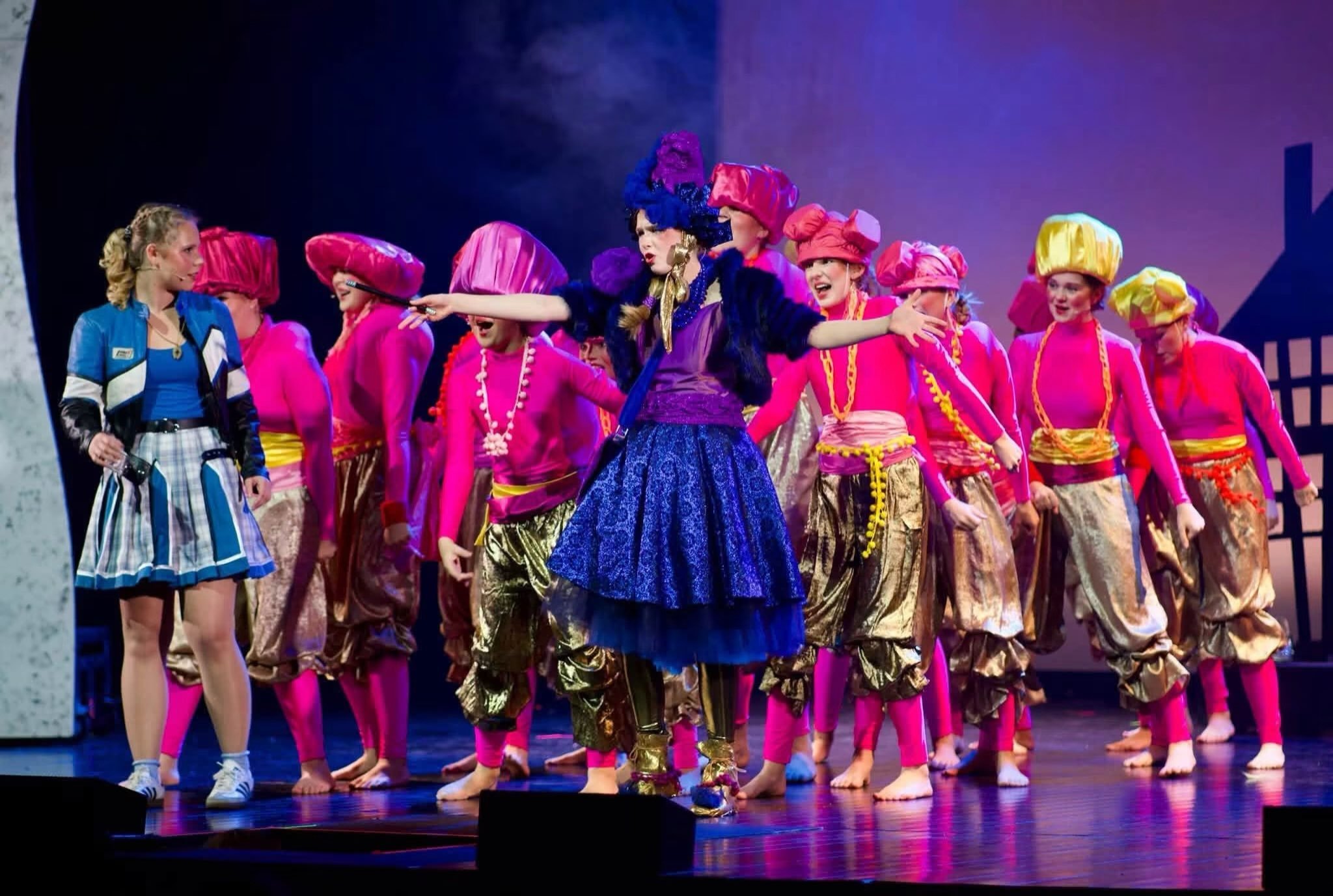 VISSTE DU AT N&Aring; ER  I DAG ER EET PREMIEREN 🎉 p&aring; &aring;rets forestilling med Teaterkr&aring;kene?

De er klare for &aring; vise dere den fantastiske forestillingen The Wiz! 🧙

En oppsetning med sterke dansenumre, imponerende sangprestas