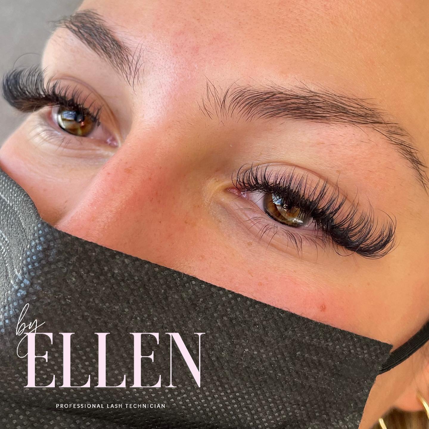 Hybrid set 😍 in a cat eye style with wisps of course ✨

#lashesedinburgh #lashextensionsedinburgh #wispylashes #lashextensions #lashmaps