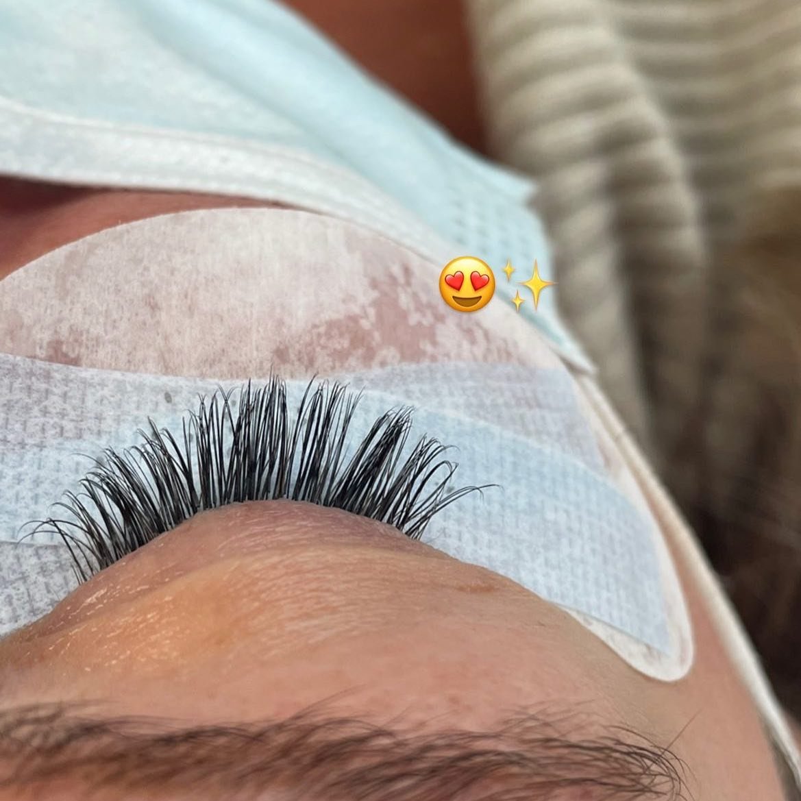 My view 😍 perfect classics using my own brand of lashes ✨

#lashesedinburgh #lashextensionsedinburgh #lashextensions #classiclashes #individuallashes
