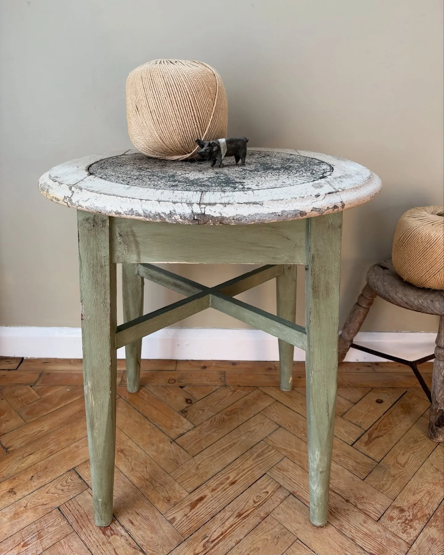 A stunning French rustic painted table with a wonderfully textured wooden top. The colours on this one are effortless. Chippy white with a calming green make such a great combination. This is a beautiful feature table for that equally stunning lamp o