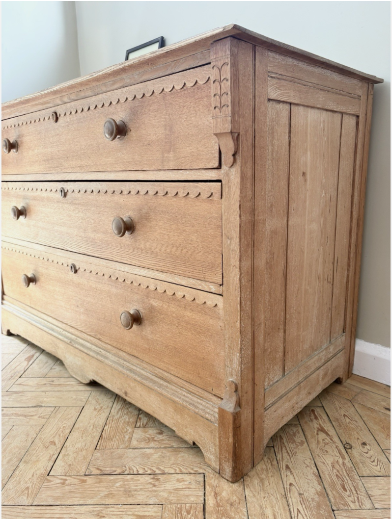 Oak Drawers With Scalloped Detail