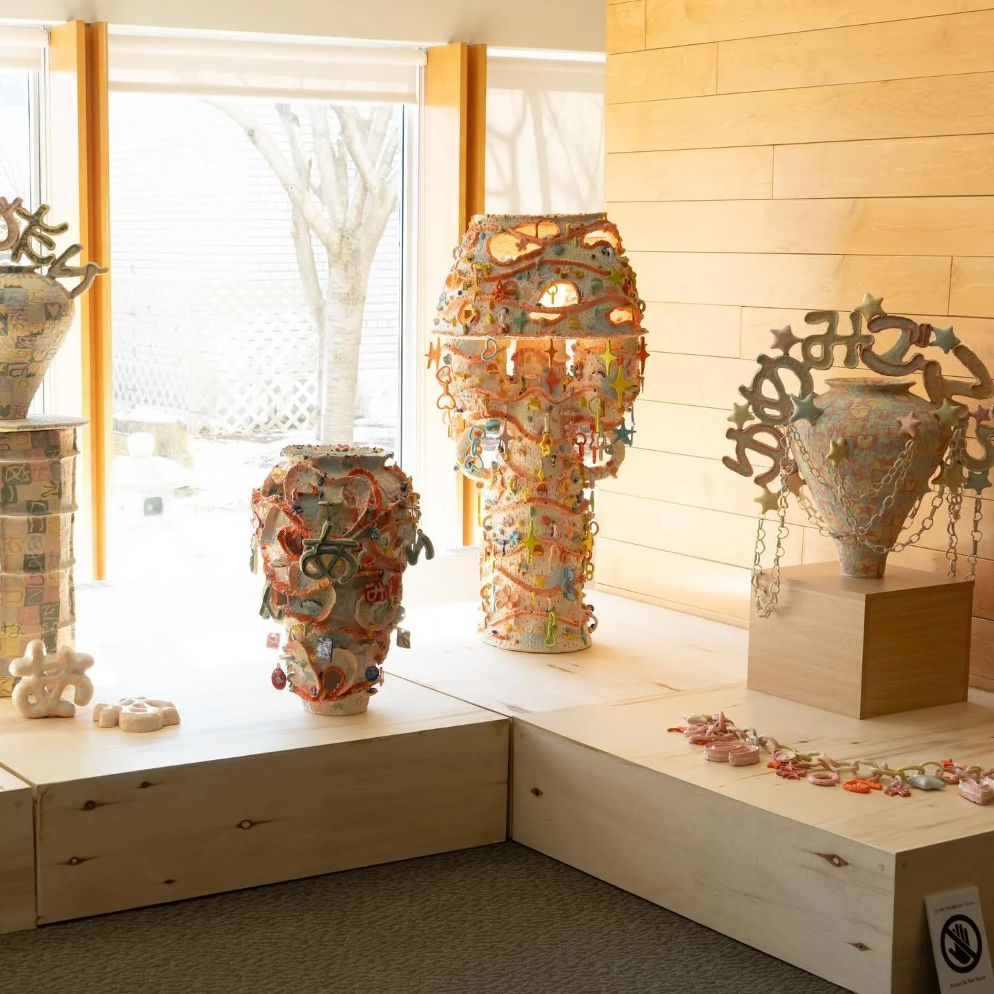 Omote/Ura 表裏 is on view at the Japanese Canadian Cultural Centre until May 10 :) curated by @hitokookada, and so happy to be showing alongside @nami.u.art and @yukayamaguchi_art ✨

Photos by @japanesecanadianculturalcentre