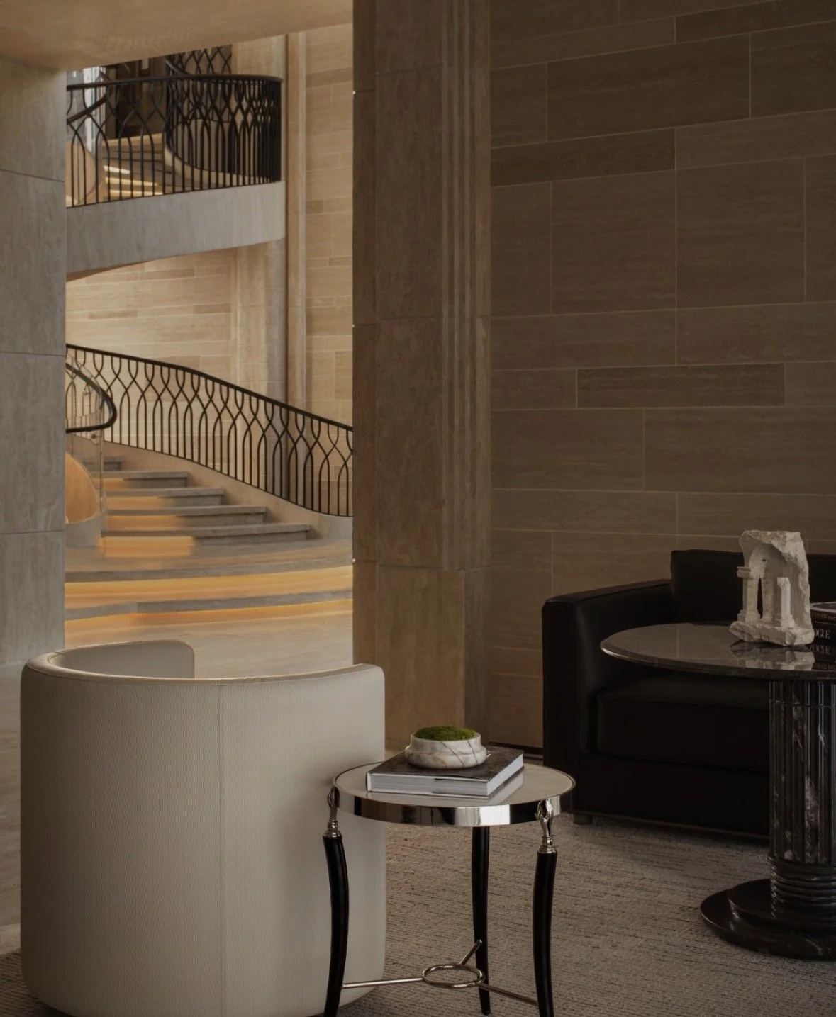 Private Travel Advisor · Ultra-Luxury Journeys & Discreet Global Access