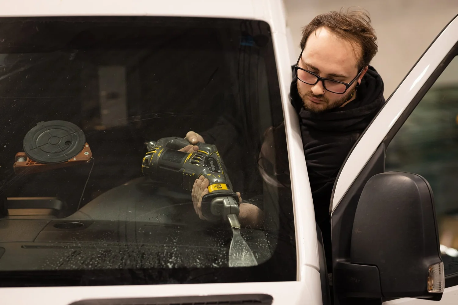 Kelowna Windshield Replacement and Camera Calibration Leading Edge Glass