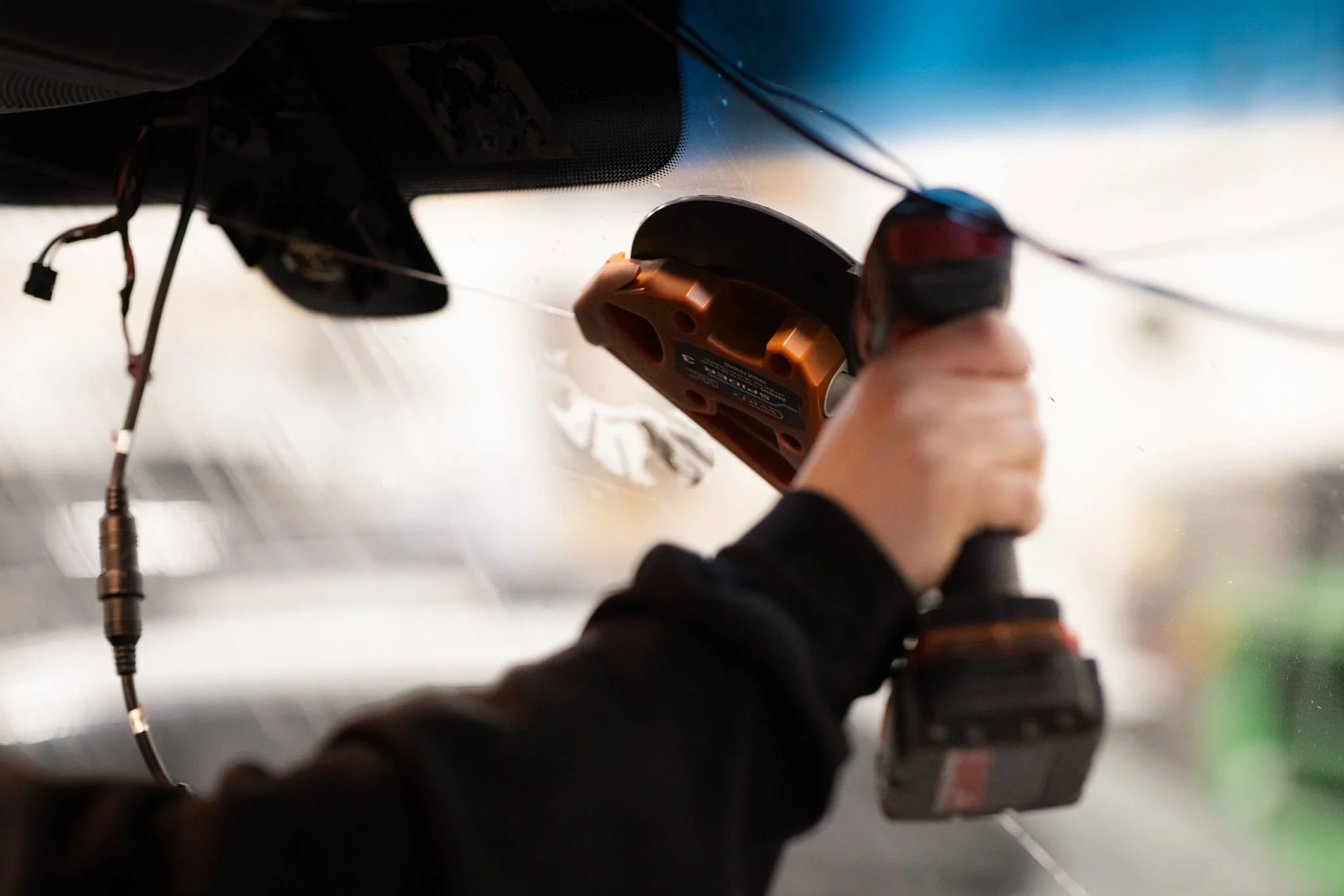 Your Kelowna Glass Specialists Leading Edge Glass