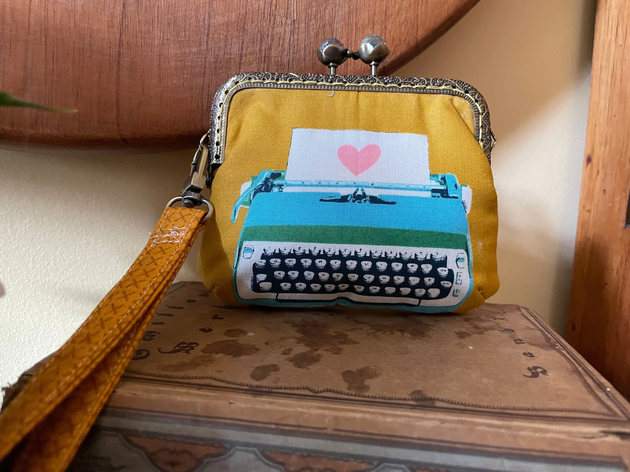 https://i.etsystatic.com/24616851/r/il/b23078/4842511854/il_fullxfull.4842511854_h9sg.jpg