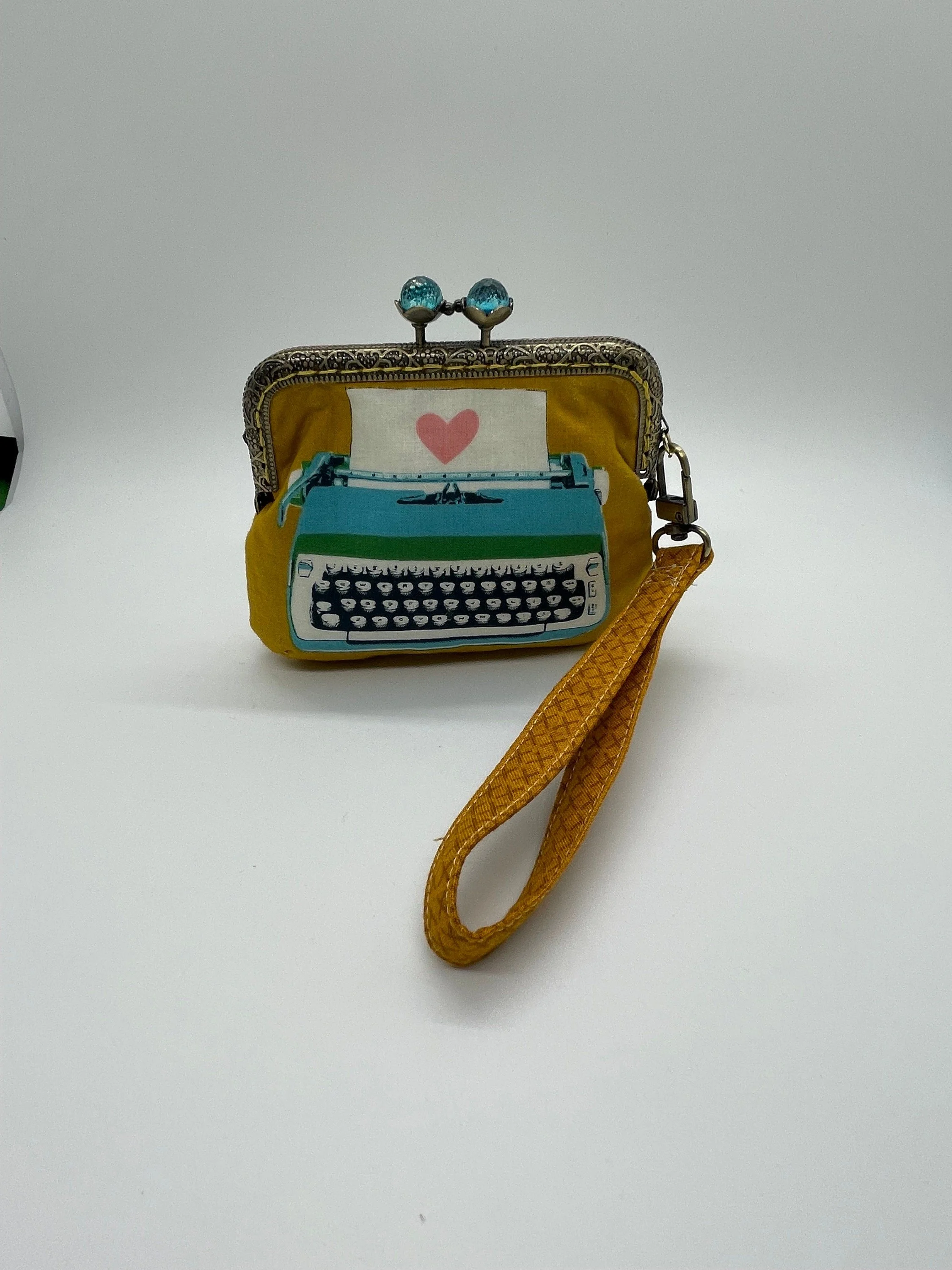 https://i.etsystatic.com/24616851/r/il/3a4101/4842511420/il_fullxfull.4842511420_2wnd.jpg