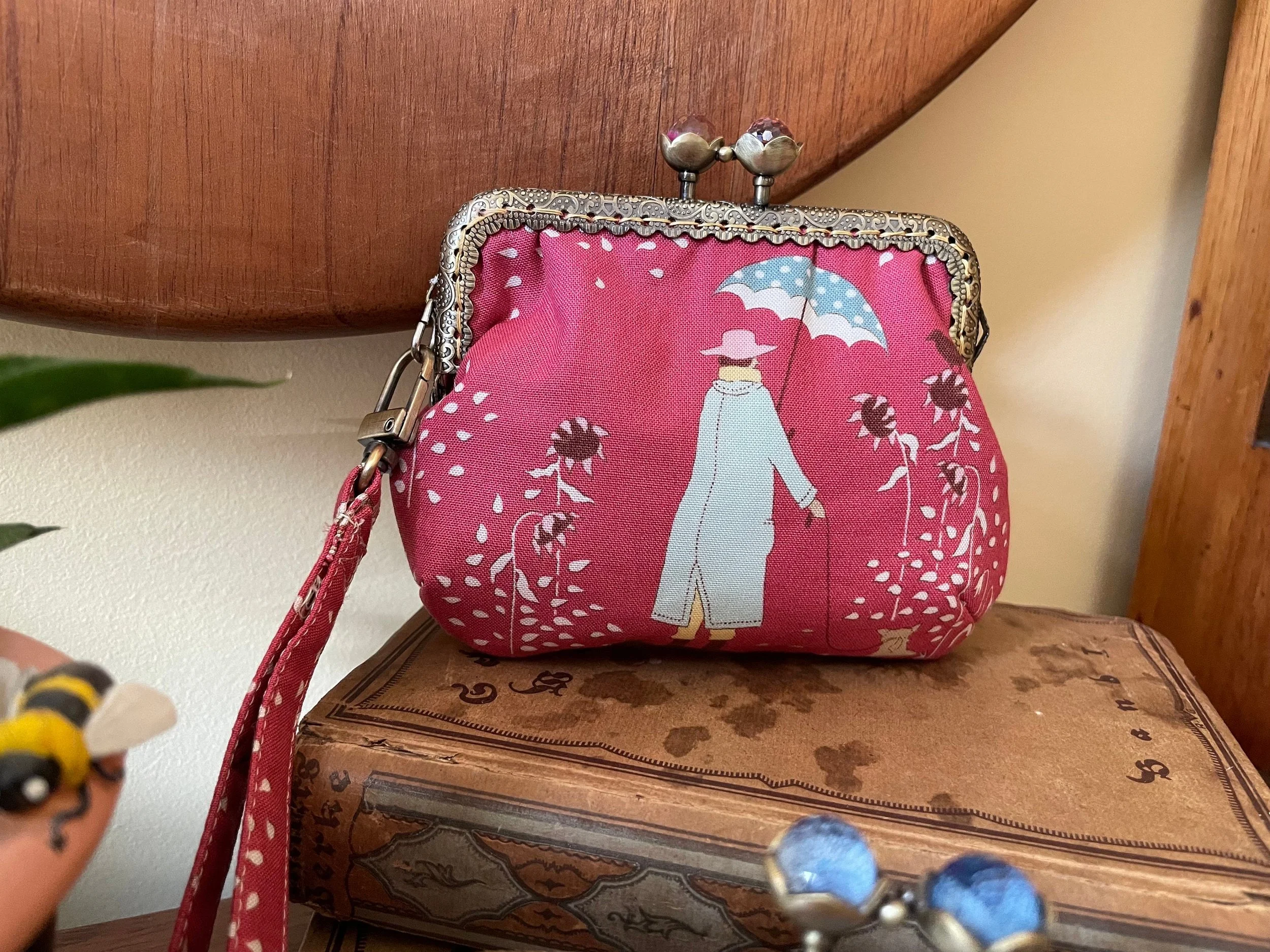 https://i.etsystatic.com/24616851/r/il/61f513/4827485734/il_fullxfull.4827485734_lrxo.jpg