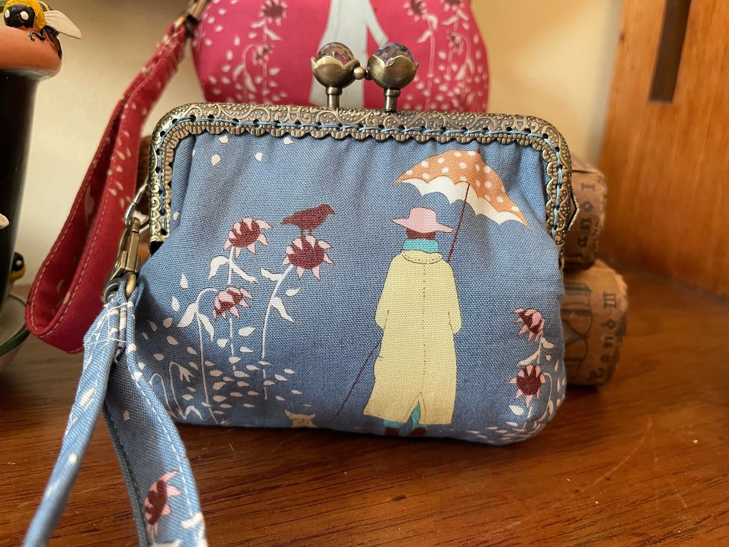 https://i.etsystatic.com/24616851/r/il/776df3/4827485938/il_fullxfull.4827485938_1re9.jpg