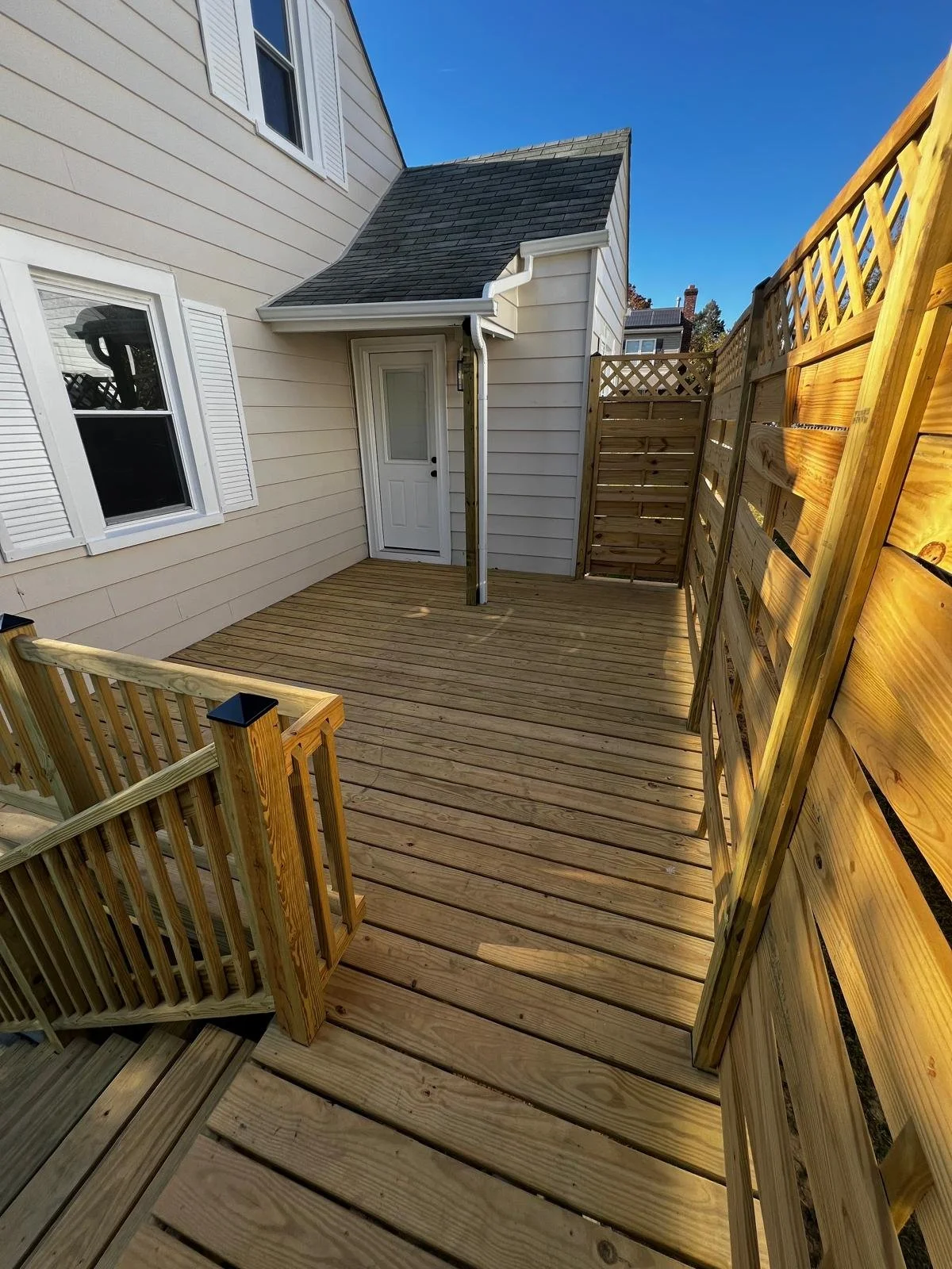 Deck.jpg
