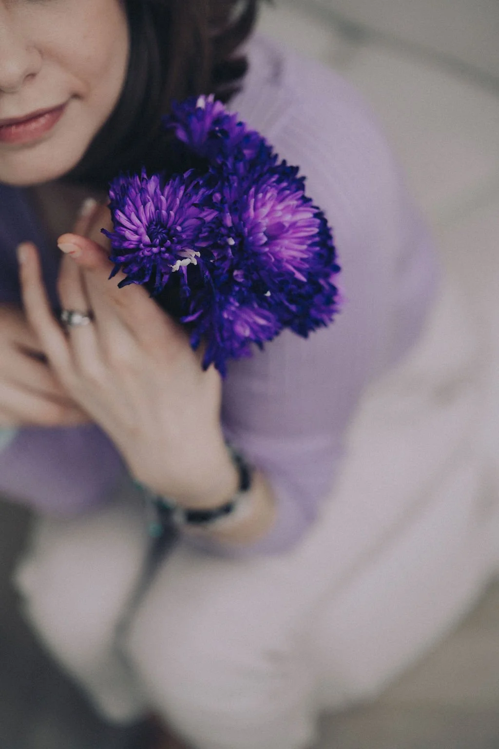 Catarina holding flowers