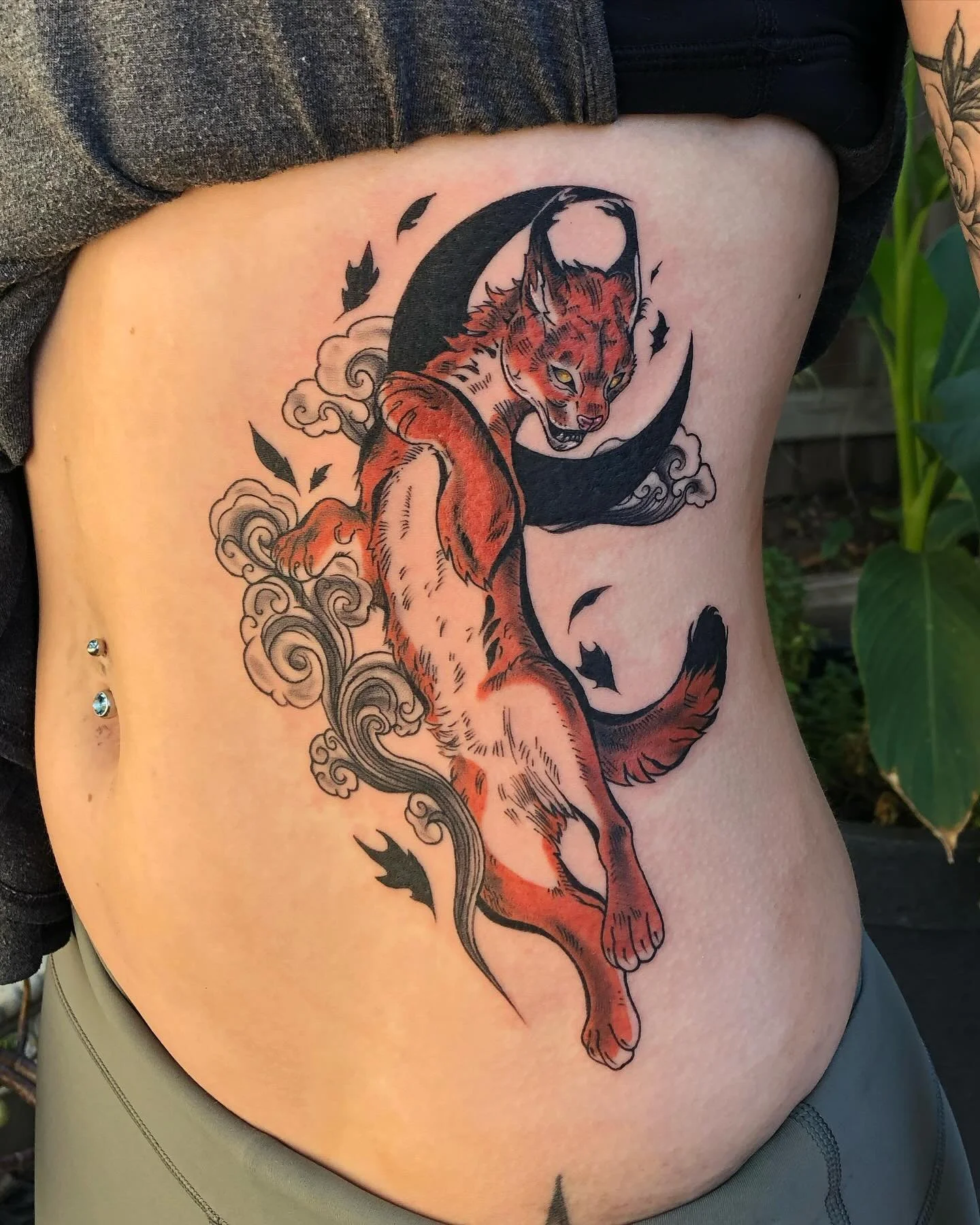 This sphinx cat design I made 2 years ago finally found a good home!🙀 I am obsessed with the placement and pop of color in this one! And a big thank you to Araydia for coming in and supporting us&hearts;️

Are you ready for some new ink?! Don&rsquo;