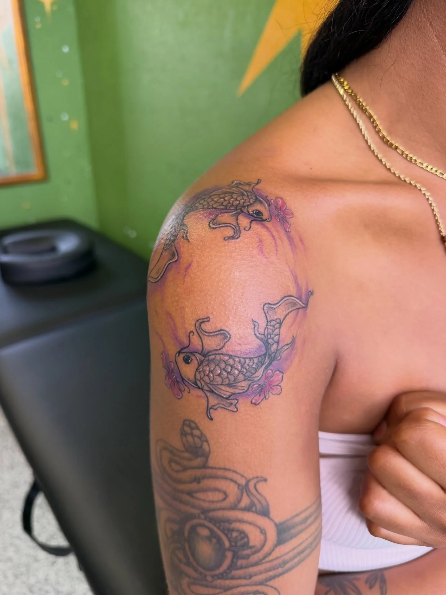 Some super cute Koi on Shae the other day from my flash!! I hope you all enjoy! 🥰

Booking for May and June! Send in an inquiry at felixbelk.com or shoot me a message on here! 
.
.
.
.
(Tags) #koifishtattoo #koifish #springfieldmo #missouri #tattooa