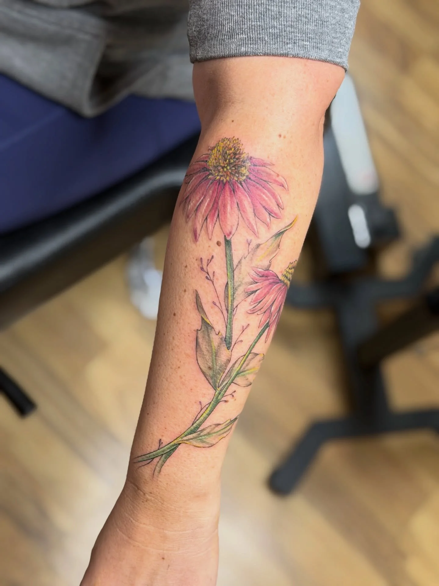 One of my favorite pieces from my guest spot!! I absolutely loved doing this piece for Hilary, also Happy Birthday to youuuuu!!!!! I hope you all enjoy 🥰

If you&rsquo;d like to book your next piece, visit felixbelk.com or shoot me a message! 
.
.
.