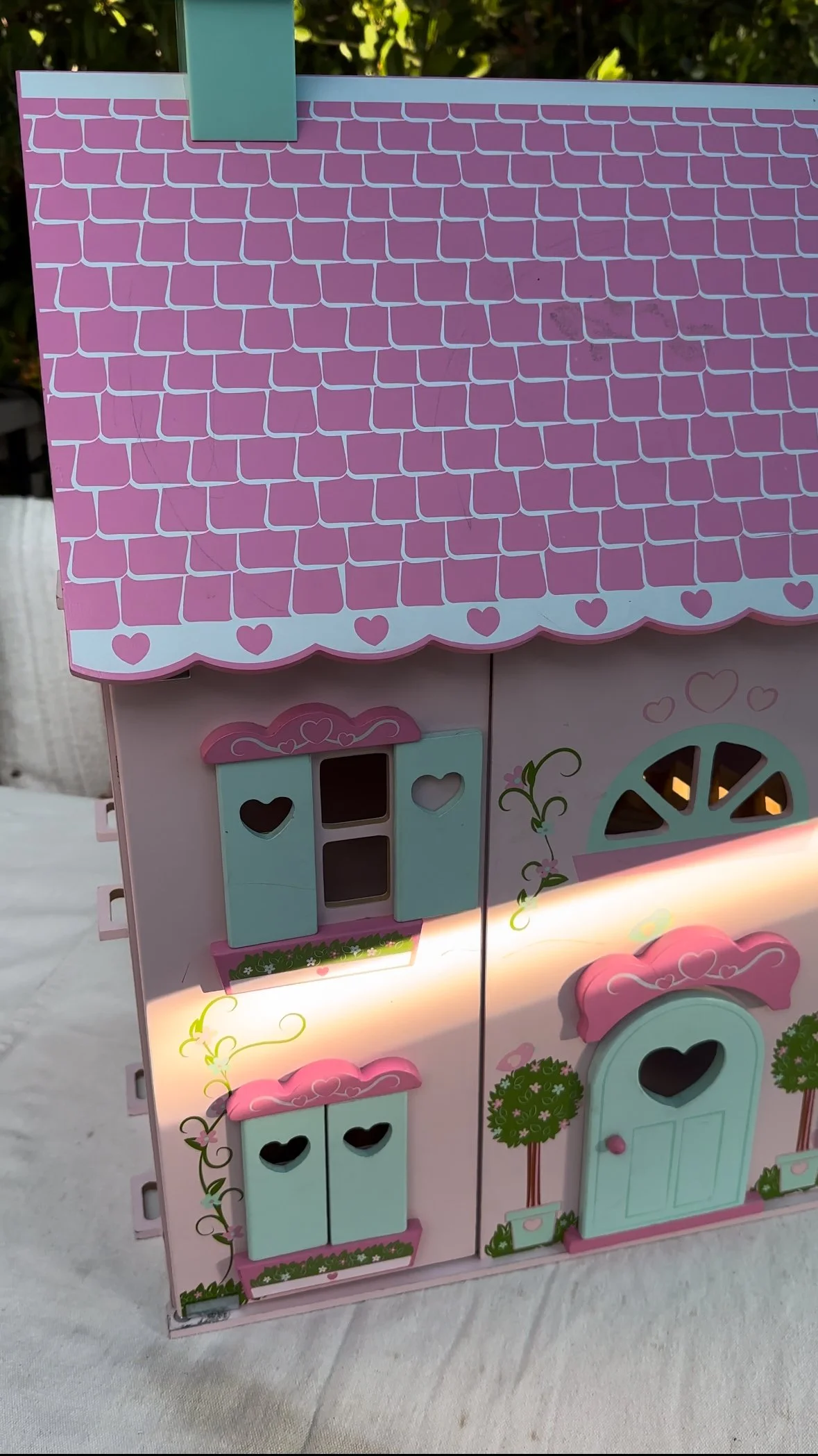 pink dollhouse.jpeg