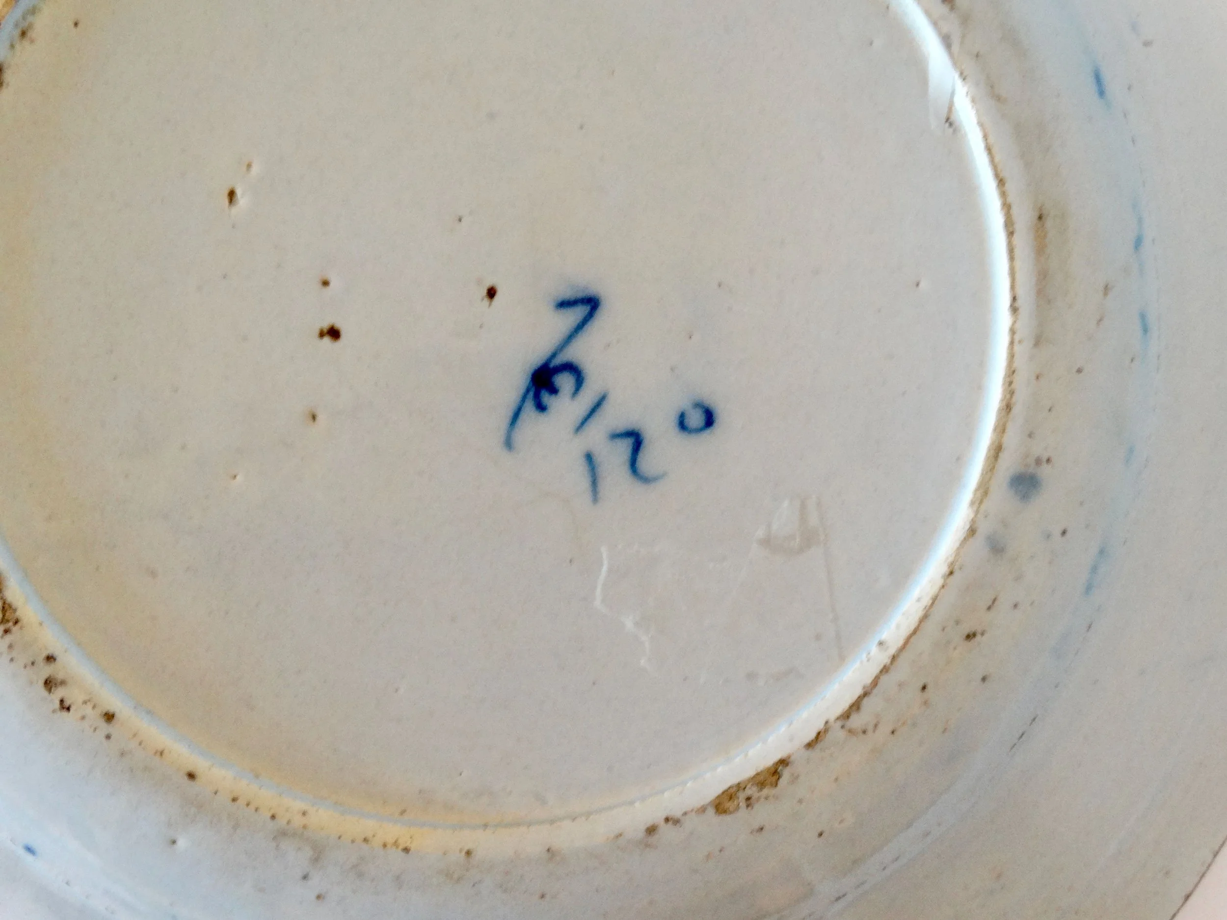 Porcelayne Bijl axe mark on the reverse of an 18th-century Dutch Delftware plate.