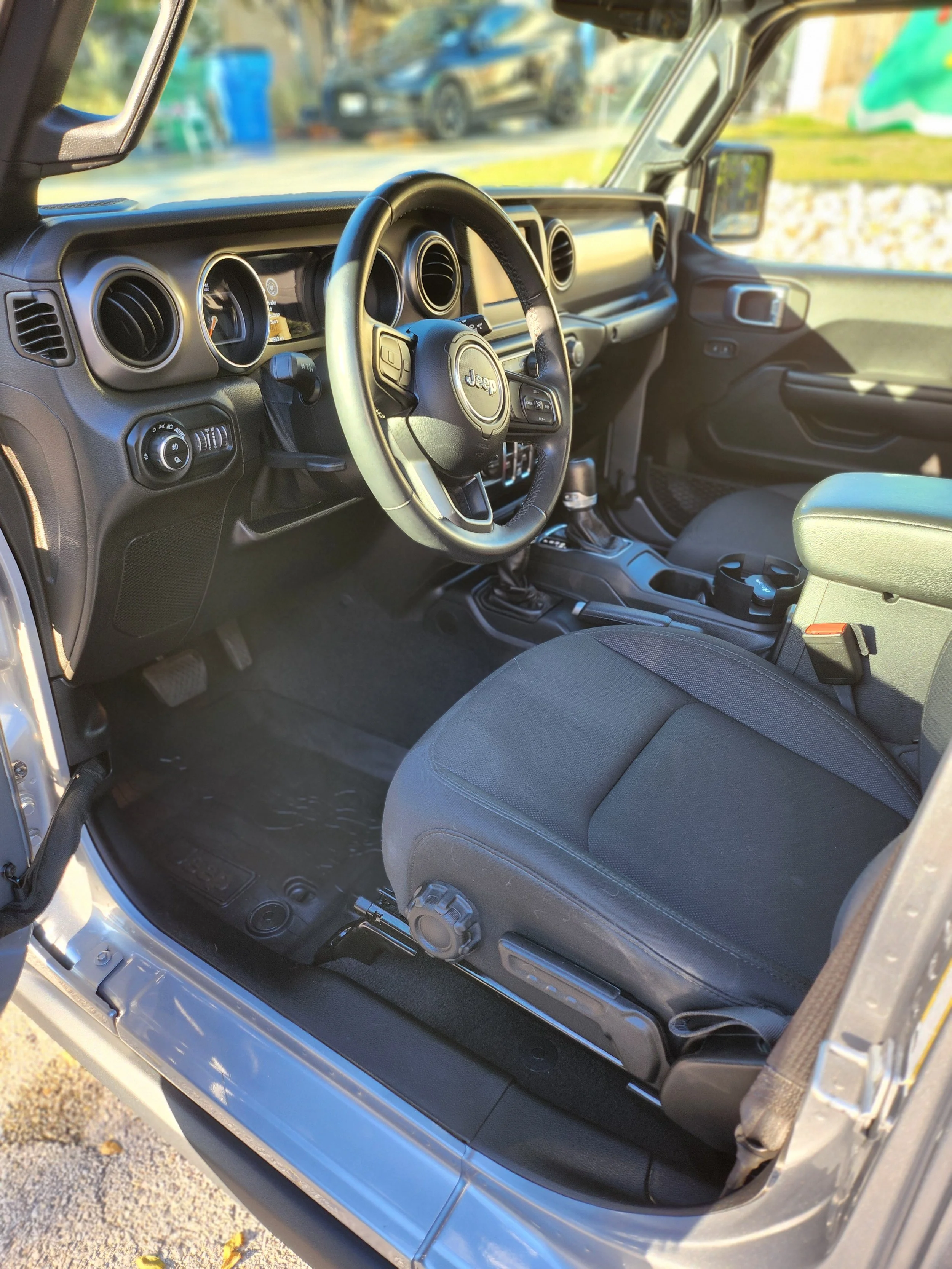 Jeep Interior.jpg