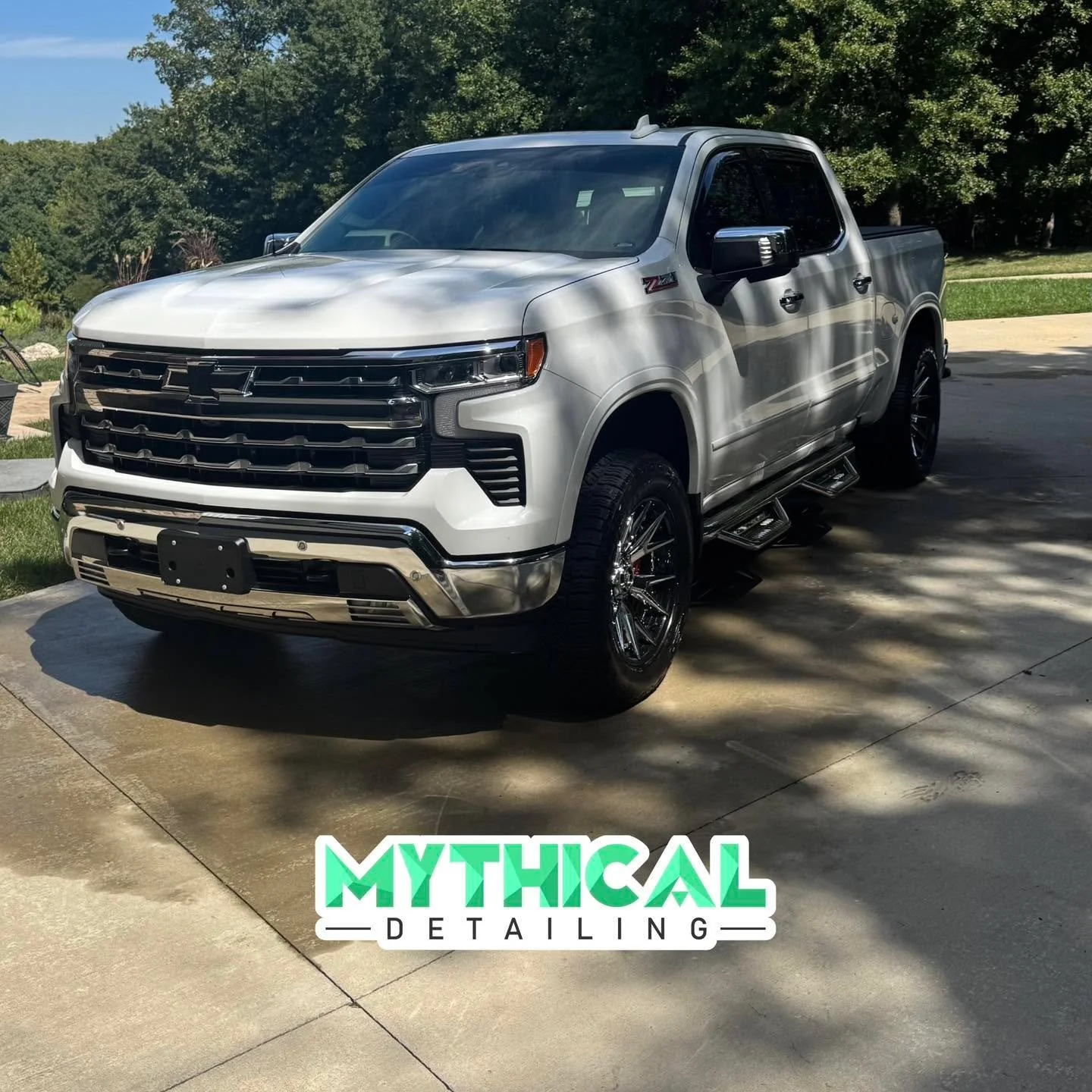 Silverado in for a backseat removal/full detail. 🧼
.
.
.
#detailing #detailingkc #carderailing #cardetailingkc #autodetailing #autodetailingkc #mythicaldetailing #mobilecardetailing #kansascitydetailing #carcleaning #kccars #mobileautodetailing #kan