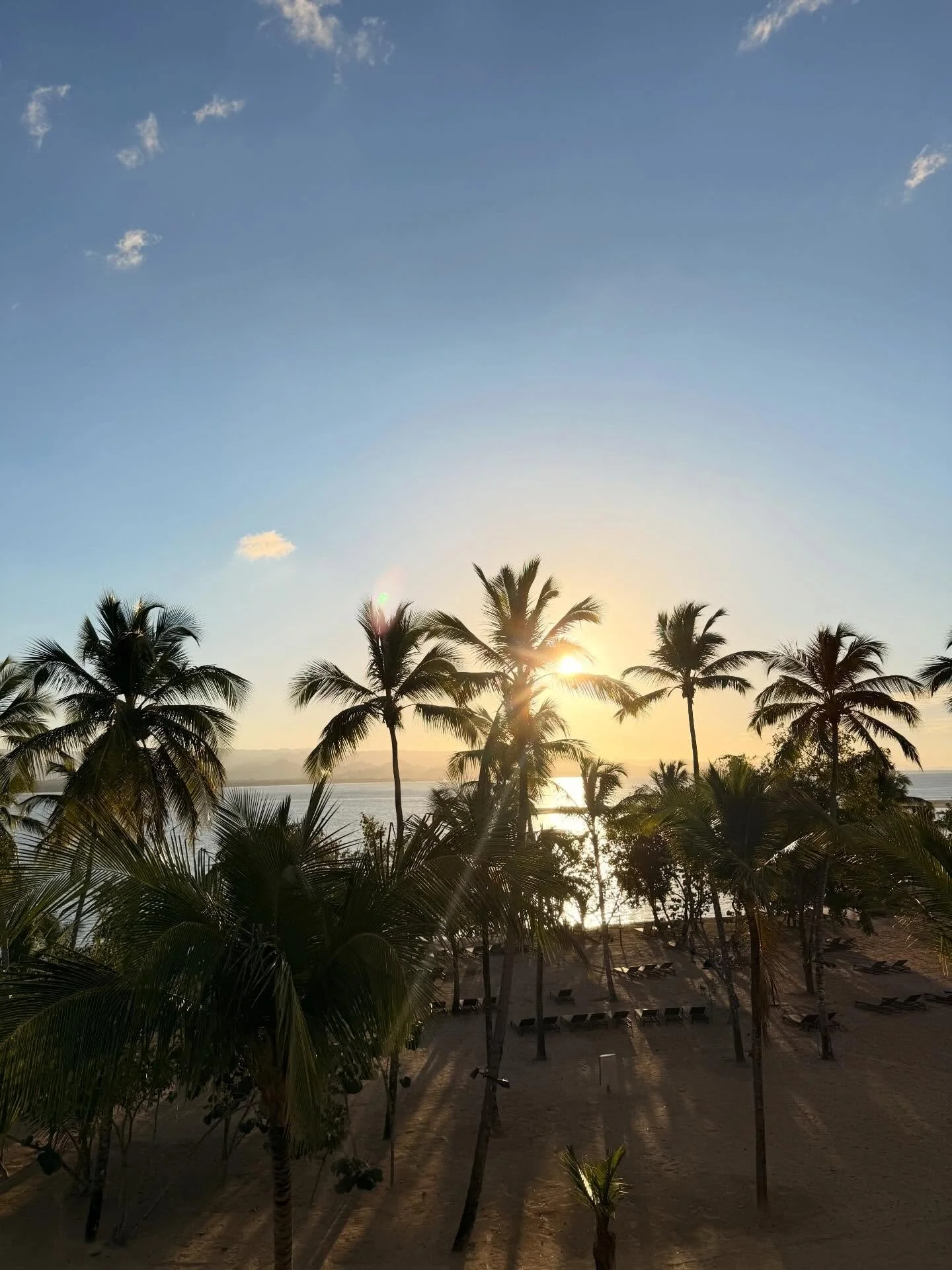 Je suis &agrave; l&rsquo;a&eacute;roport.
Un peu fatigu&eacute;e.
Mais vraiment remplie de satisfaction, de fiert&eacute; et d&rsquo;envie d&rsquo;aller encore plus loin dans mon travail.

On quitte Punta Cana apr&egrave;s un voyage m&eacute;rit&eacu
