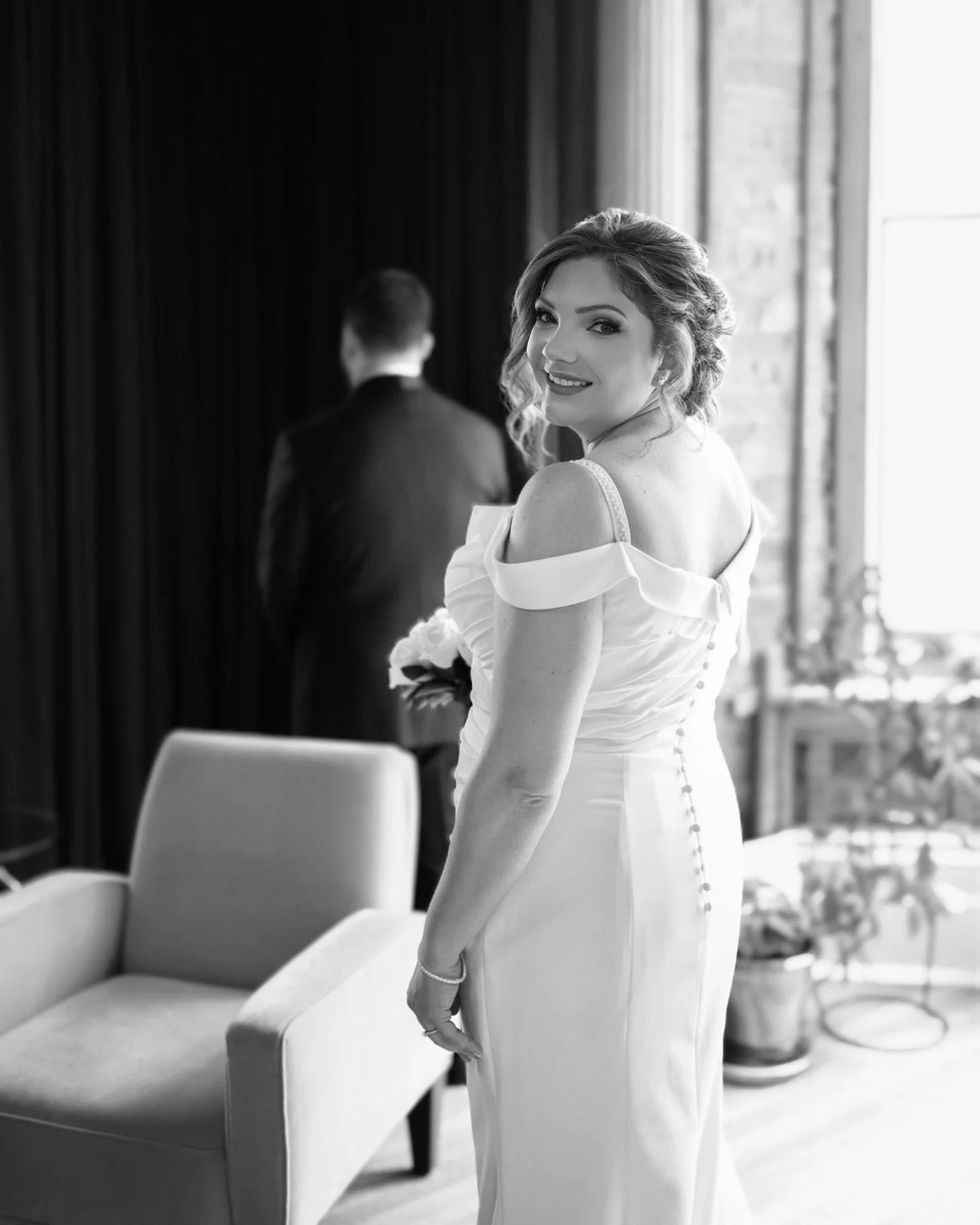 Wedding season is kicking off and I'm so excited! My first one for the year is early May 🎉 
Looking to chat with me about wedding photography? I'd love to capture your big day. Send me a message 🥰
#weddingphotography #weddingday #bridal #bride #t