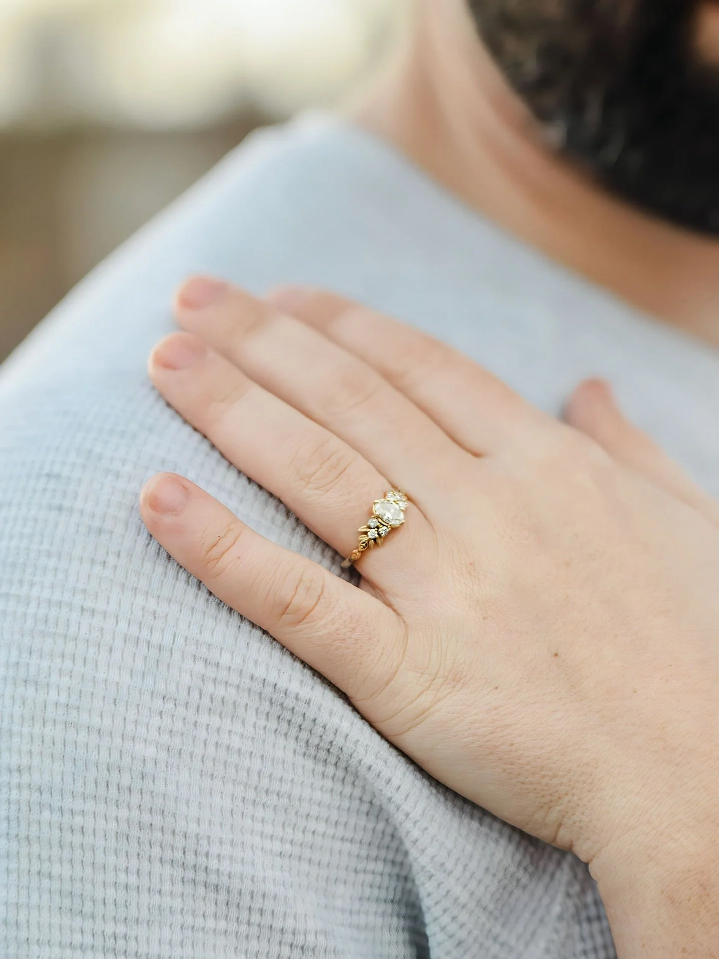 Fall sunsets and little details 🍂✨ I love this time of year &ndash; crisp, romantic, and perfect for cozying up and cuddling close.

Book a session with me just because&hellip; or to celebrate a milestone worth remembering. 

📷 @oliveevephoto

#fal