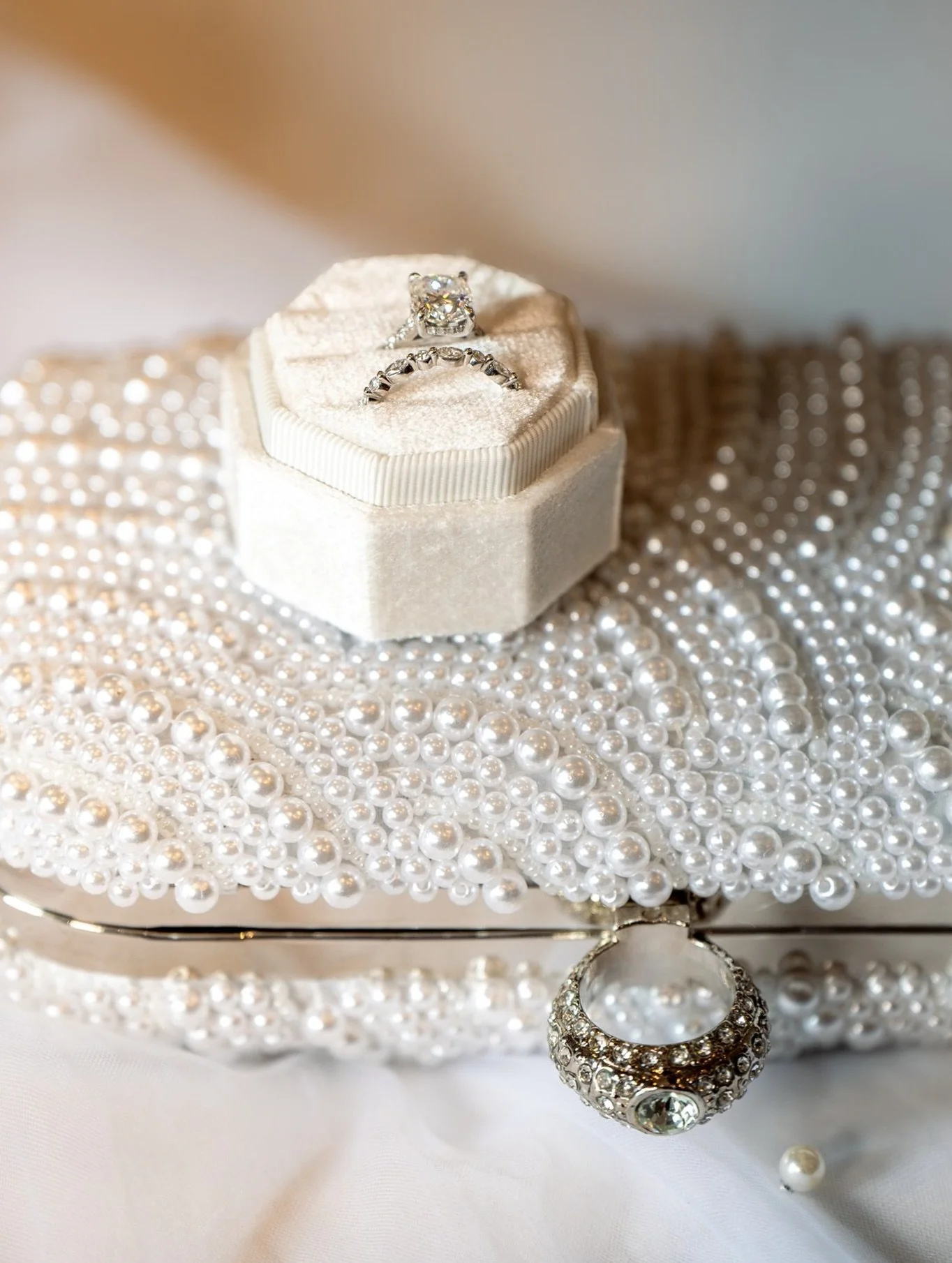 Okay but can we take a second for the details&hellip; 🤍

This was a short and sweet micro wedding at Elora Mill Hotel &amp; Spa &mdash; intimate, intentional, and effortlessly elegant.

No packed reception timeline.
No big production.
Just the peopl