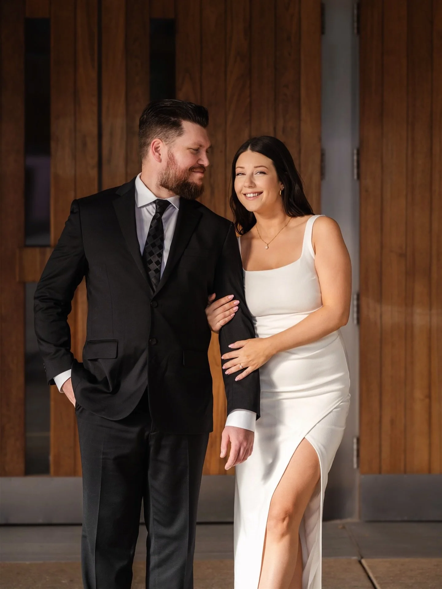 A little week day city hall elopement always sparks a little joy ✨ 

I love the spontaneity, the passion, the simplicity.

And I can walk to city hall to live so close!

As the weather warms I am hoping for even more of these mini sessions 🥰

📸 @ol