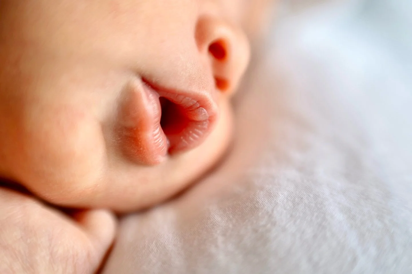 The tiniest details are often the ones we want to remember the most.

Little fingers, soft curls, tiny toes &mdash; all the small moments that make up these first days together.

I always try to capture the big moments, but also the quiet little deta