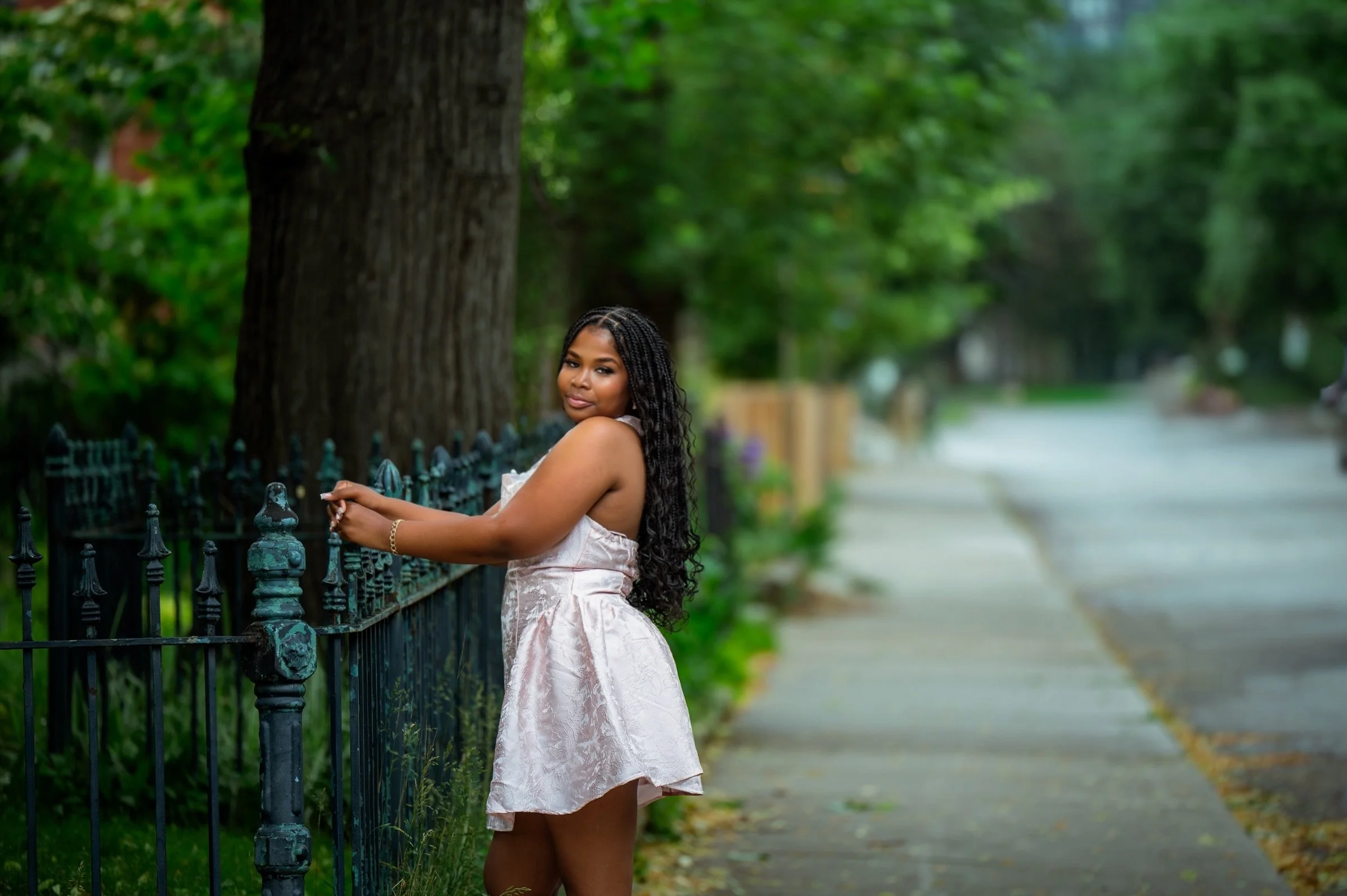 I kind of love doing grad photos before graduation instead of after.

Everyone&rsquo;s excited, the nerves haven&rsquo;t quite kicked in yet, and the whole morning just feels lighter.

We met at 9am, wandered around, laughed a lot, and before she kne