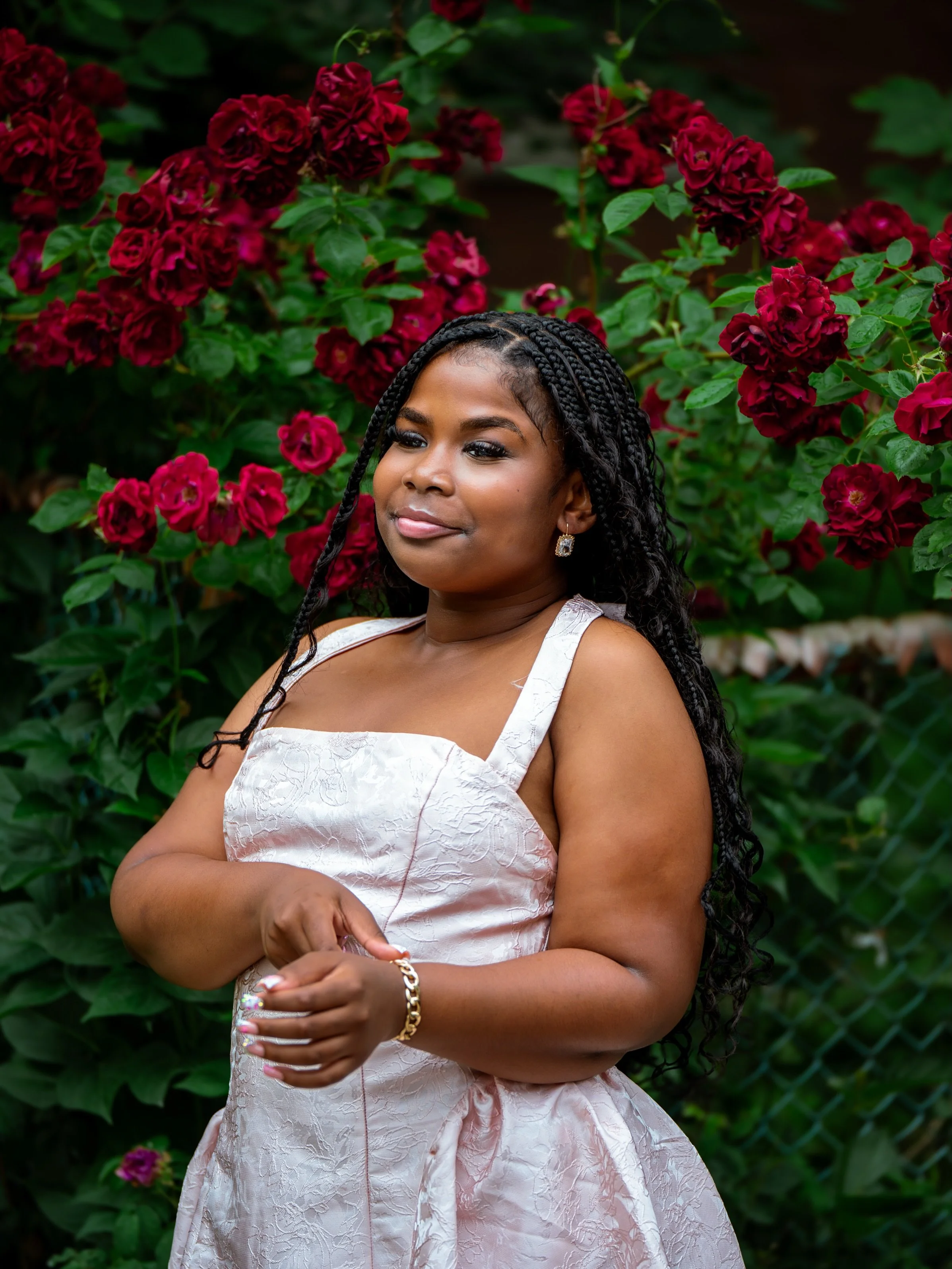 A few favourites from this graduation session ✨

This one was such a fun shoot. She showed up completely confident and comfortable in front of the camera, and honestly made my job so easy. Her excitement for this next chapter was contagious.

Graduat