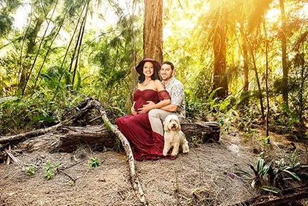 Expecting-parents-with-dog-photos