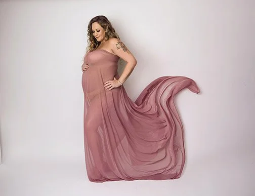 indoor-simple-maternity-photoshoot