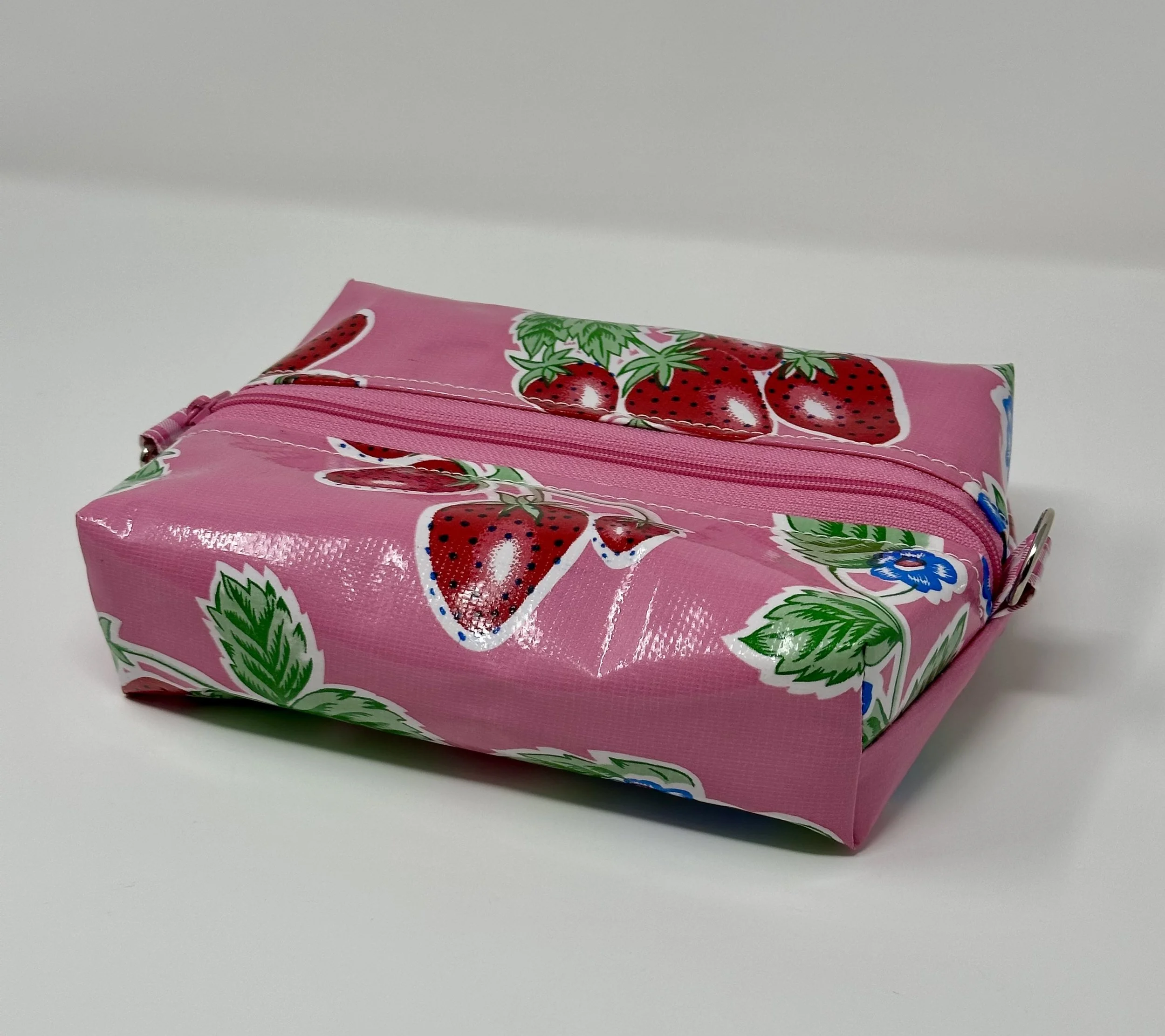 strwbrry-oilcloth-wr-back.jpg