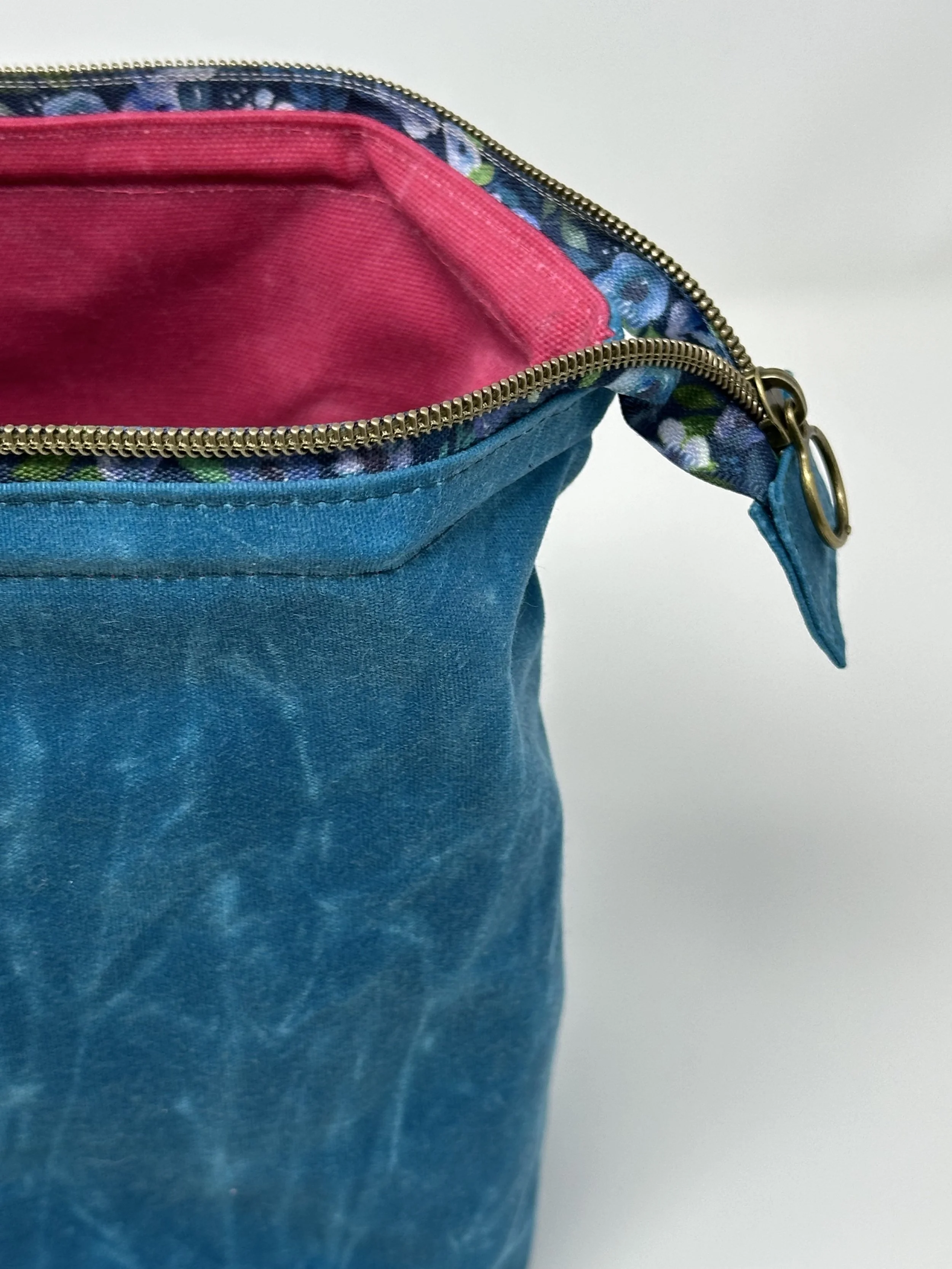 tall-waxedcanvas-retreat-closeup copy.jpeg