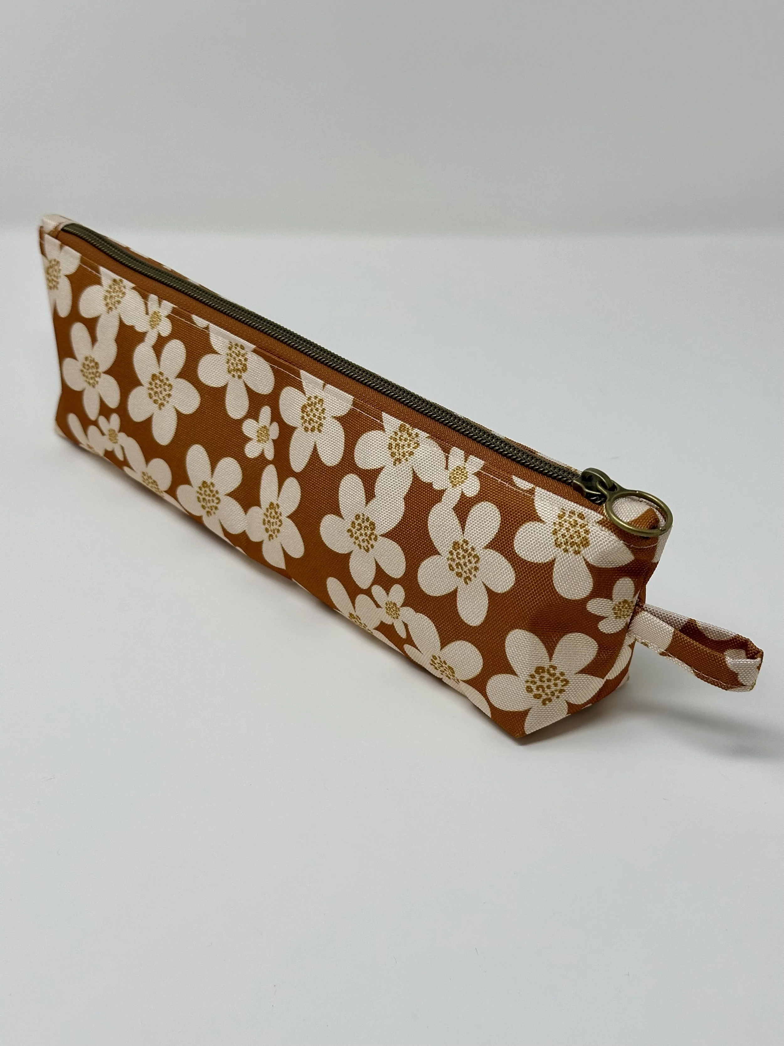 leopard-daisy-xl-zip-back.jpg
