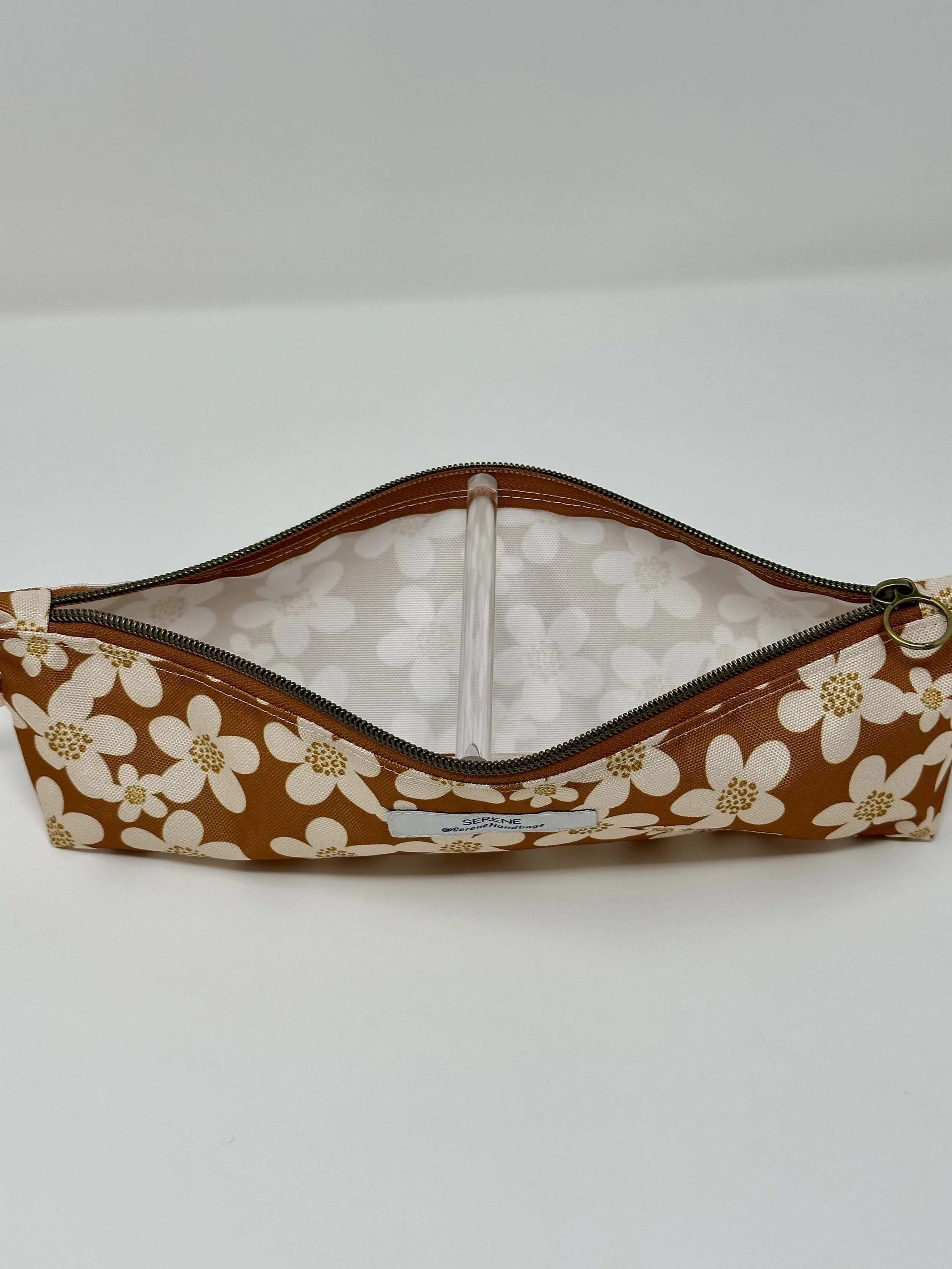 leopard-daisy-xl-zip-open.jpg