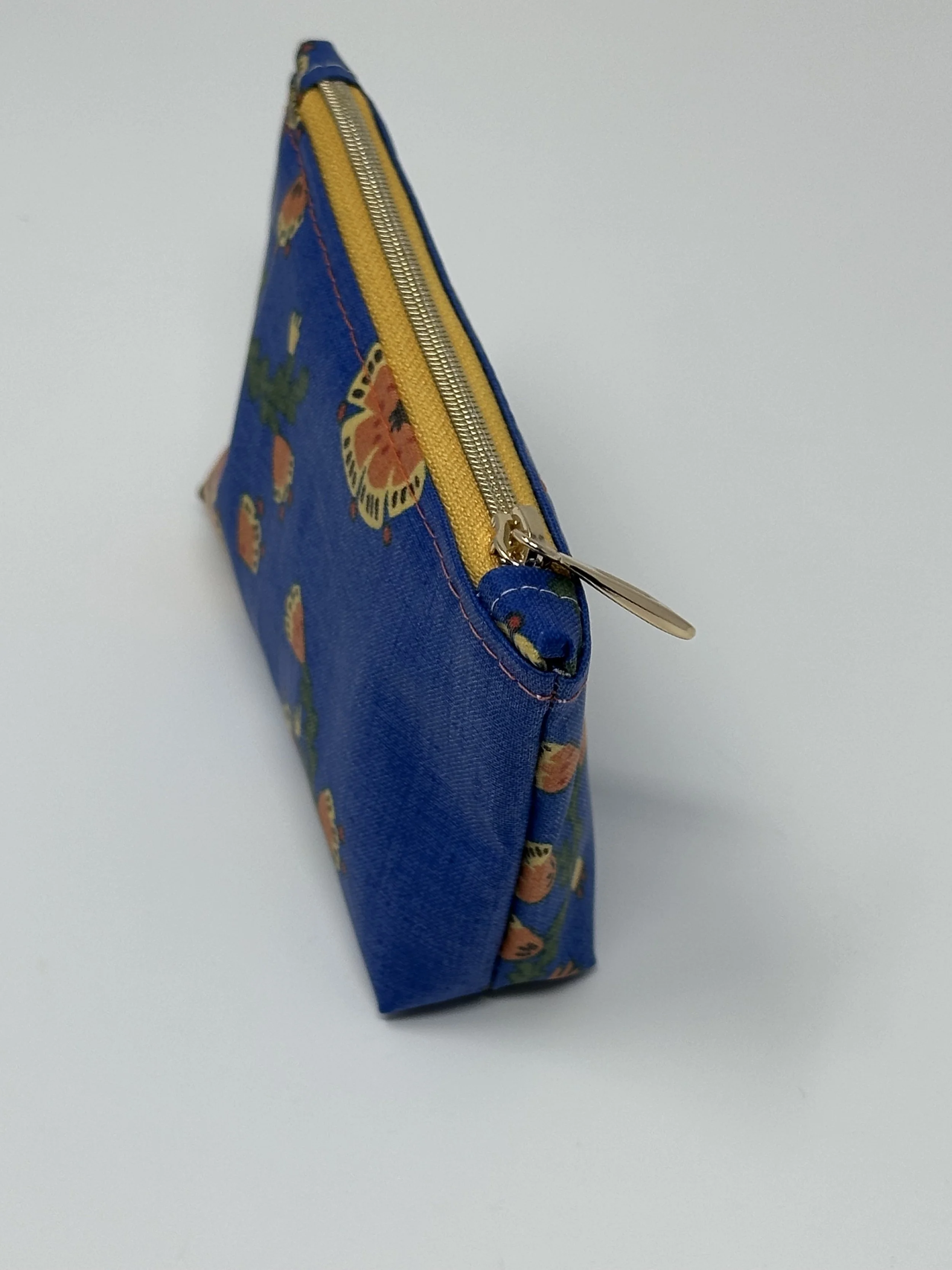 splash-blue-zip-side.jpg