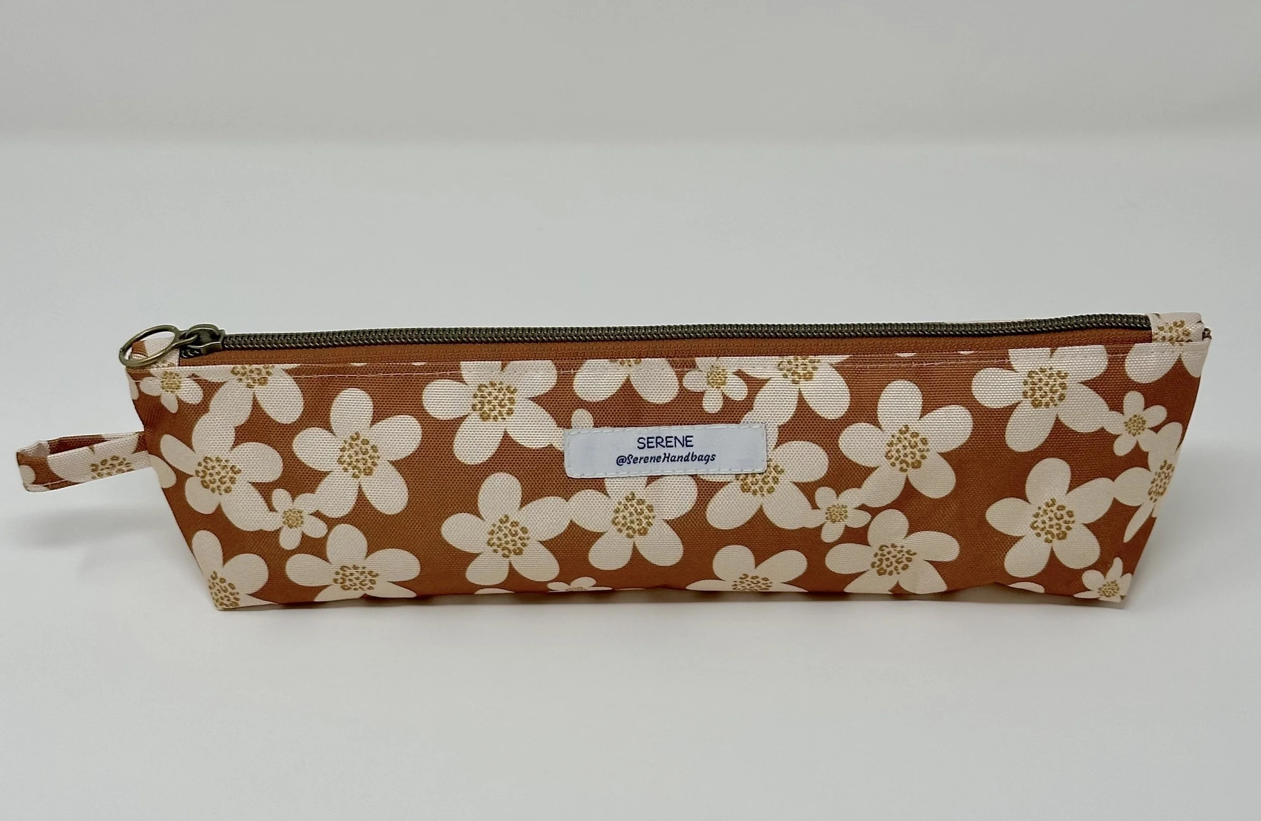 XL-leoparddaisy-zippouch-front.jpg