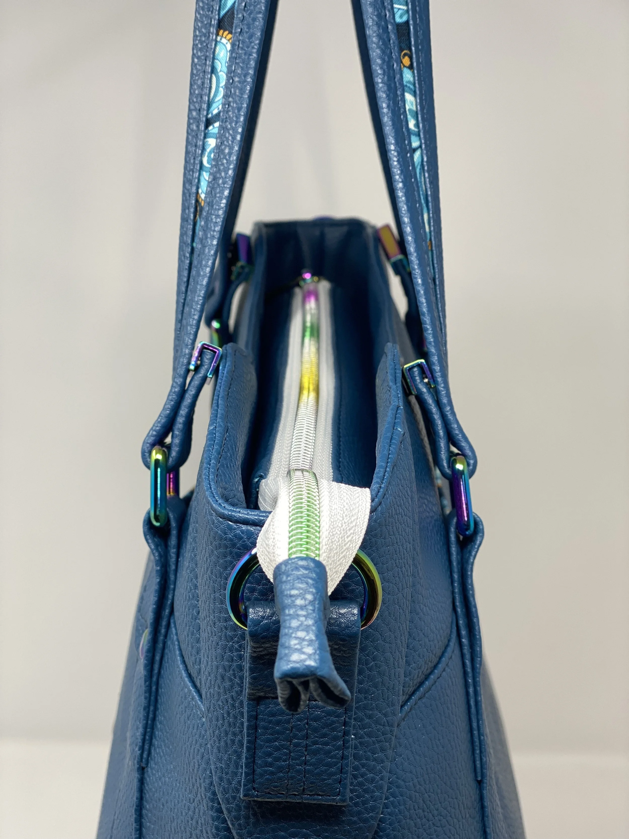 hiraeth-hb-zipper.jpg